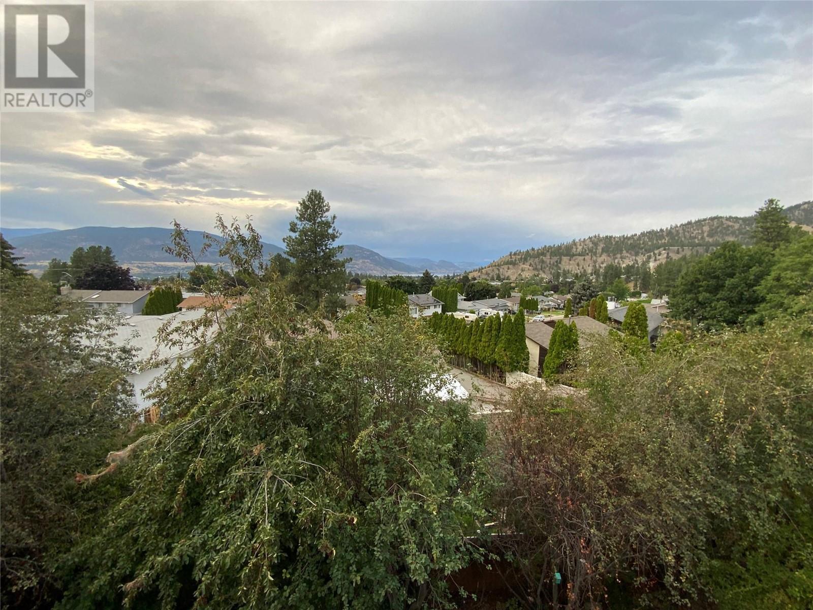 186 Dewdney Crescent, Penticton, British Columbia  V2A 7Z6 - Photo 3 - 10322344