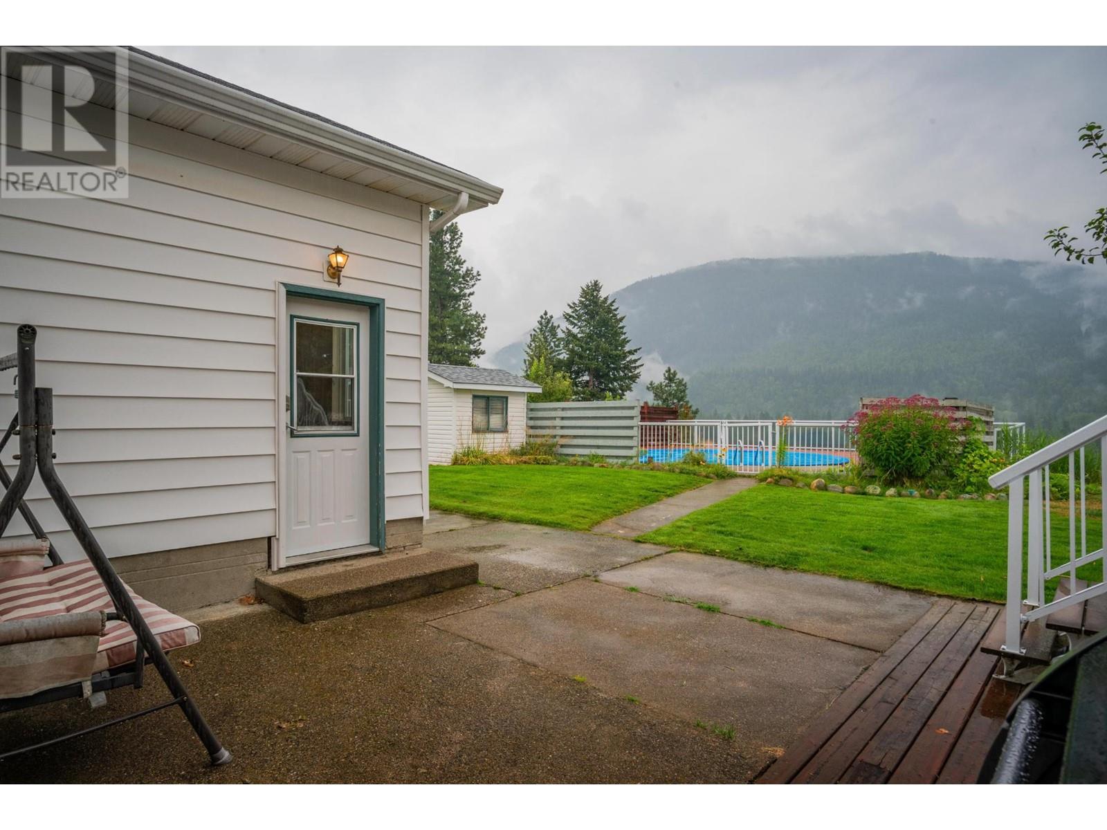 534 14th Avenue, Genelle, British Columbia  V0G 1G0 - Photo 38 - 2479168