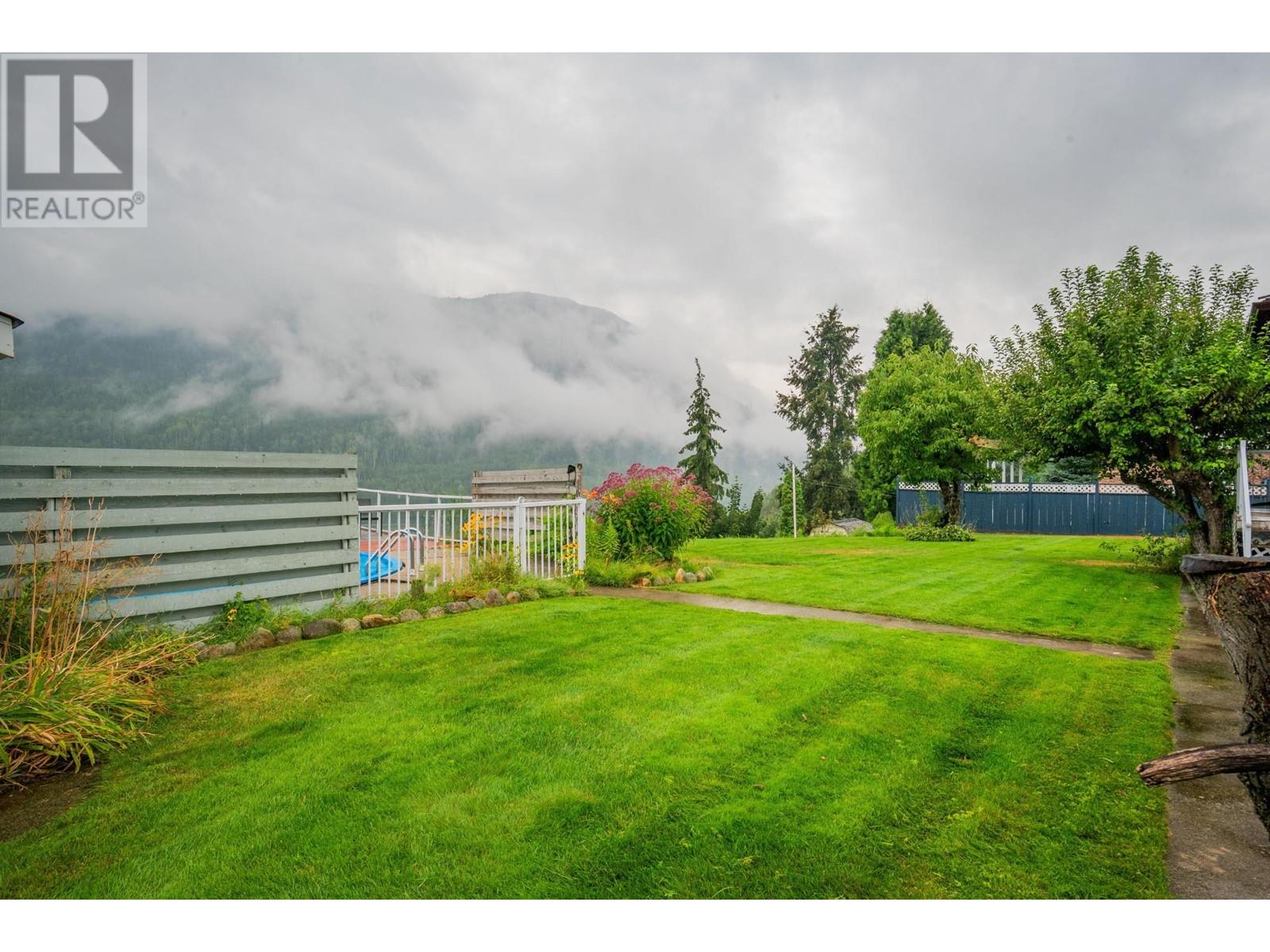 534 14th Avenue, Genelle, British Columbia  V0G 1G0 - Photo 48 - 2479168