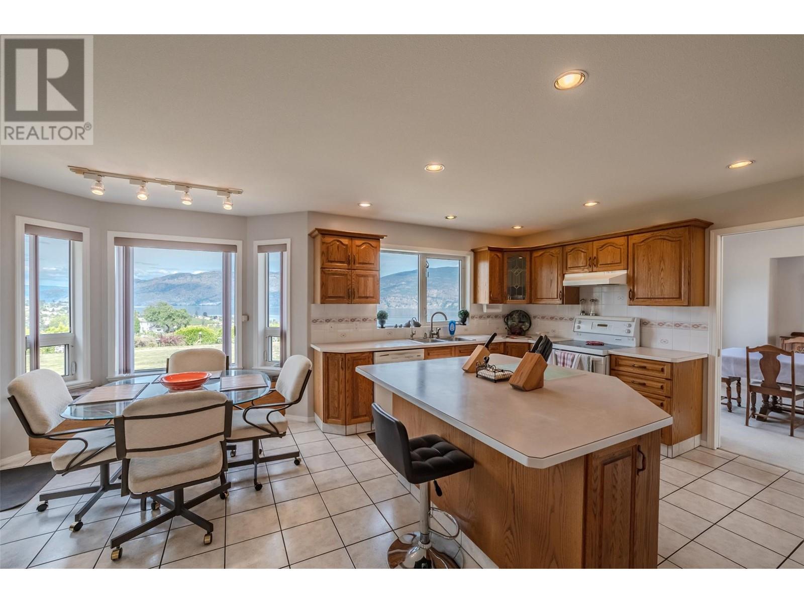 6414 Stevenson Place, Summerland, British Columbia  V0H 1Z4 - Photo 4 - 10322494