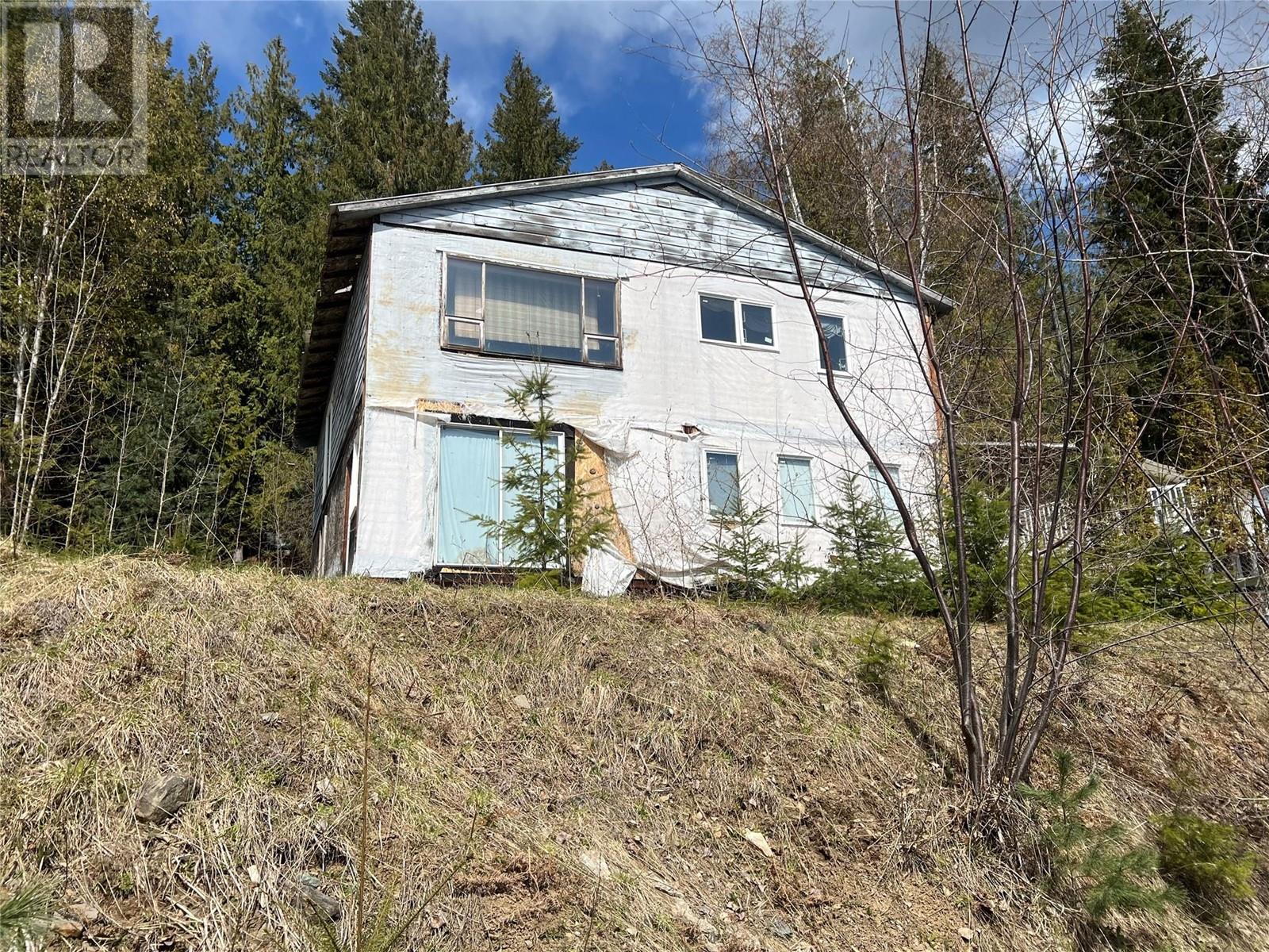 7497 Anglemont Way, Anglemont, British Columbia  V0E 1M8 - Photo 1 - 10322645