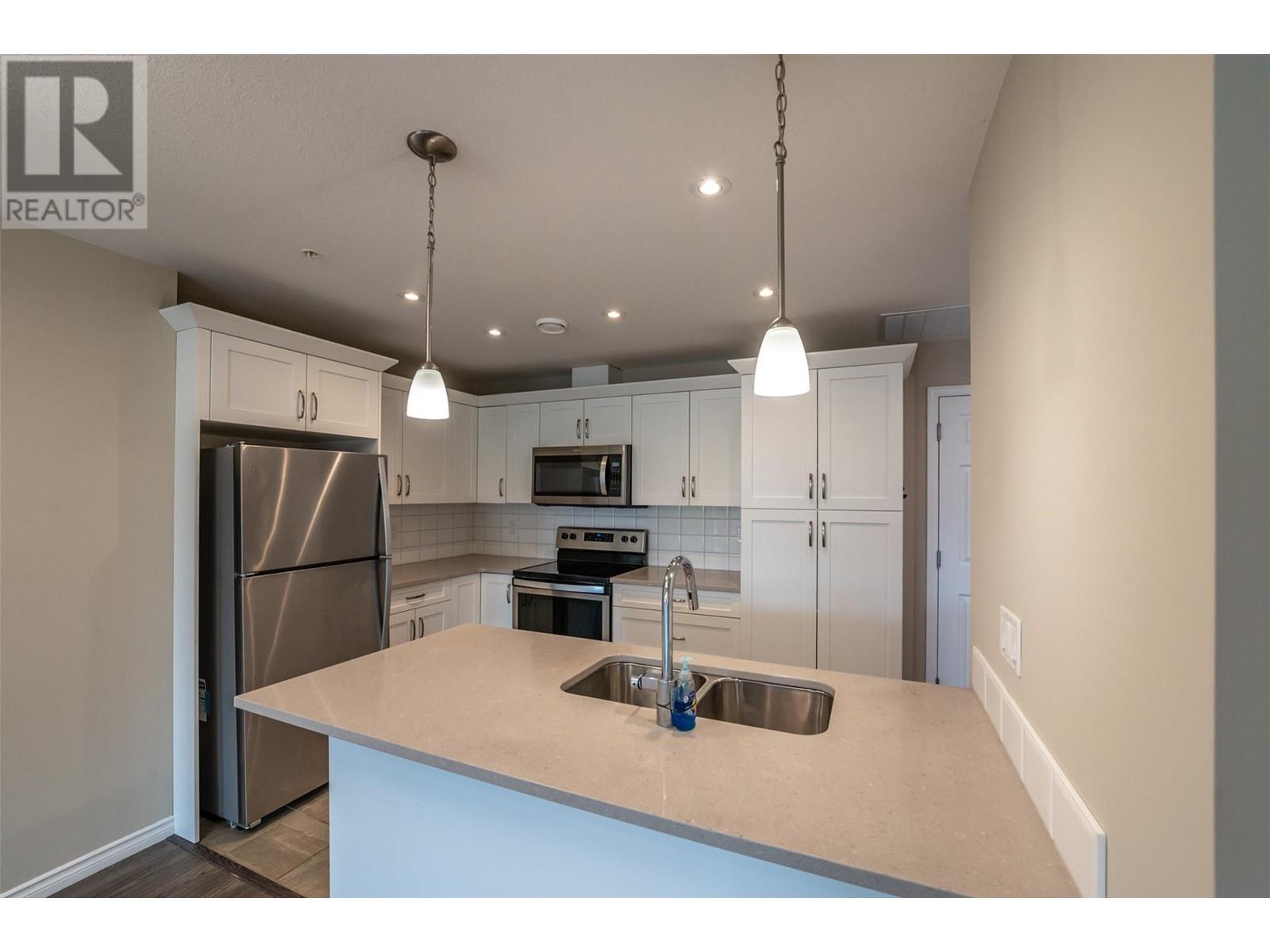 3388 Skaha Lake Road Unit# 606, Penticton, British Columbia  V2A 6G4 - Photo 4 - 10322772