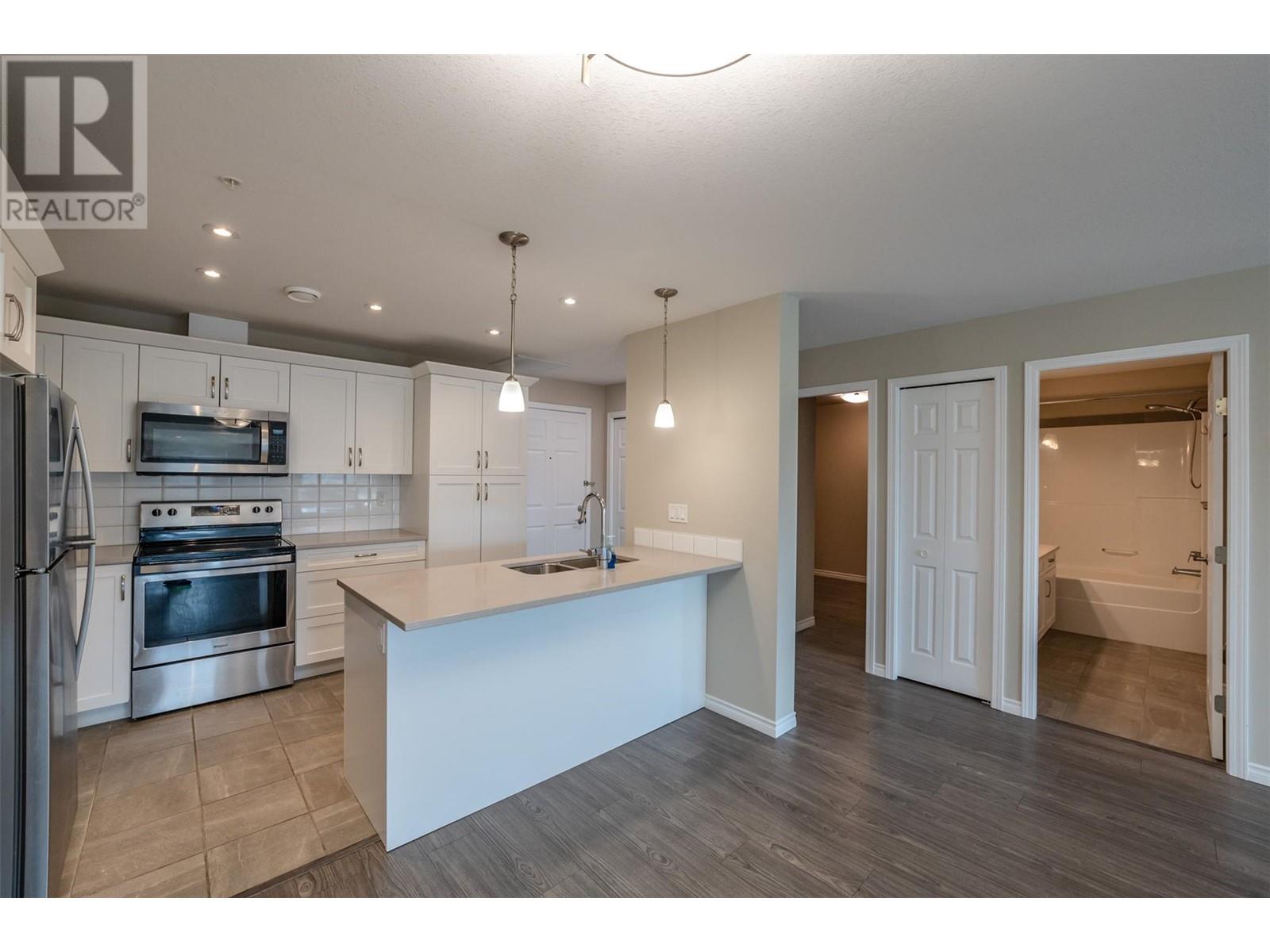 3388 Skaha Lake Road Unit# 606, Penticton, British Columbia  V2A 6G4 - Photo 6 - 10322772