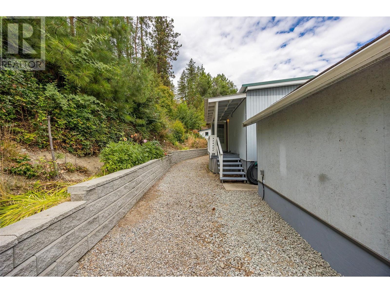 6711 Highway 97 S Unit# 32, Peachland, British Columbia  V0H 1X9 - Photo 30 - 10322696