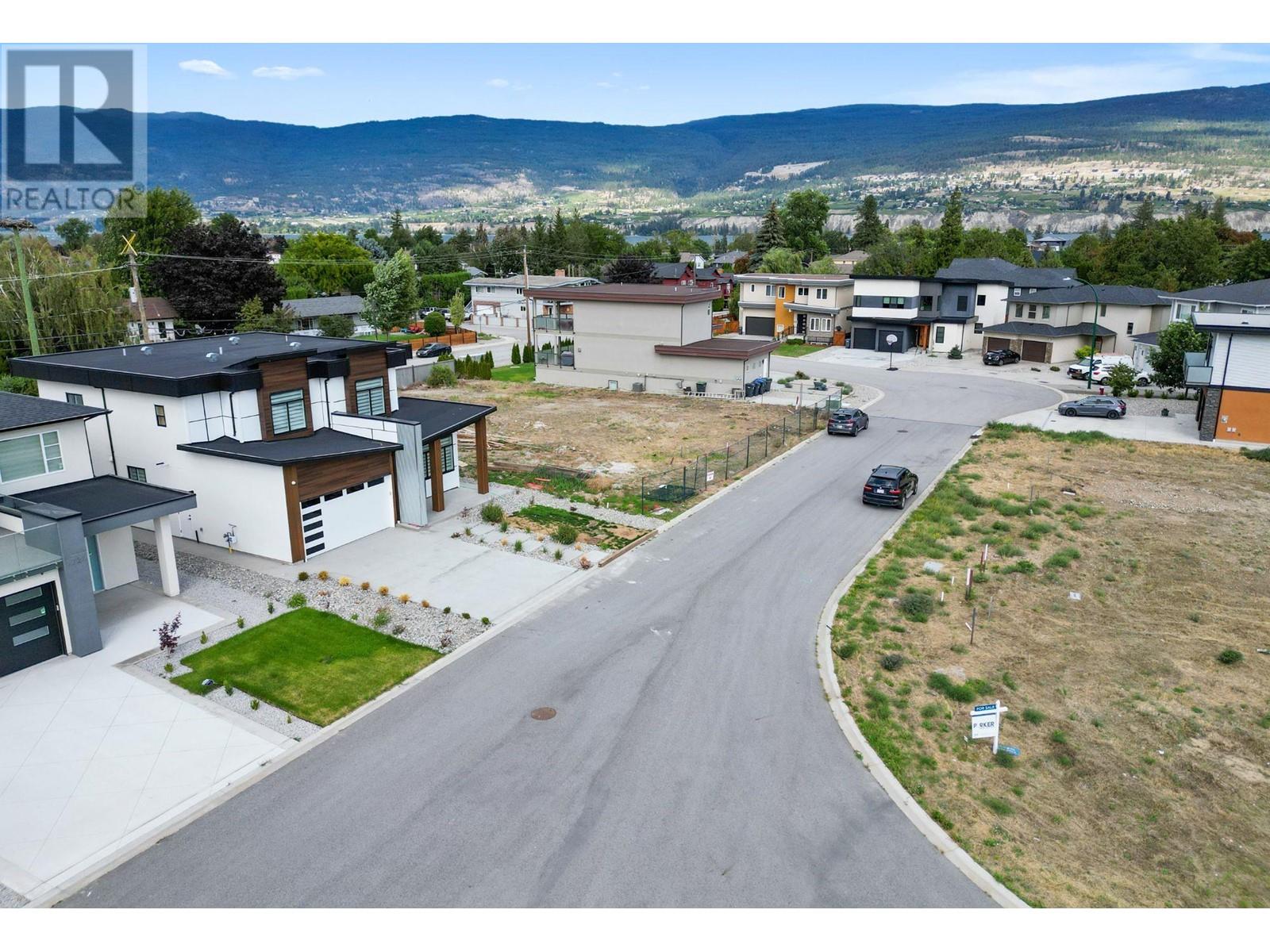 1720 Treffry Place, Summerland, British Columbia  V0H 1Z9 - Photo 5 - 10322935