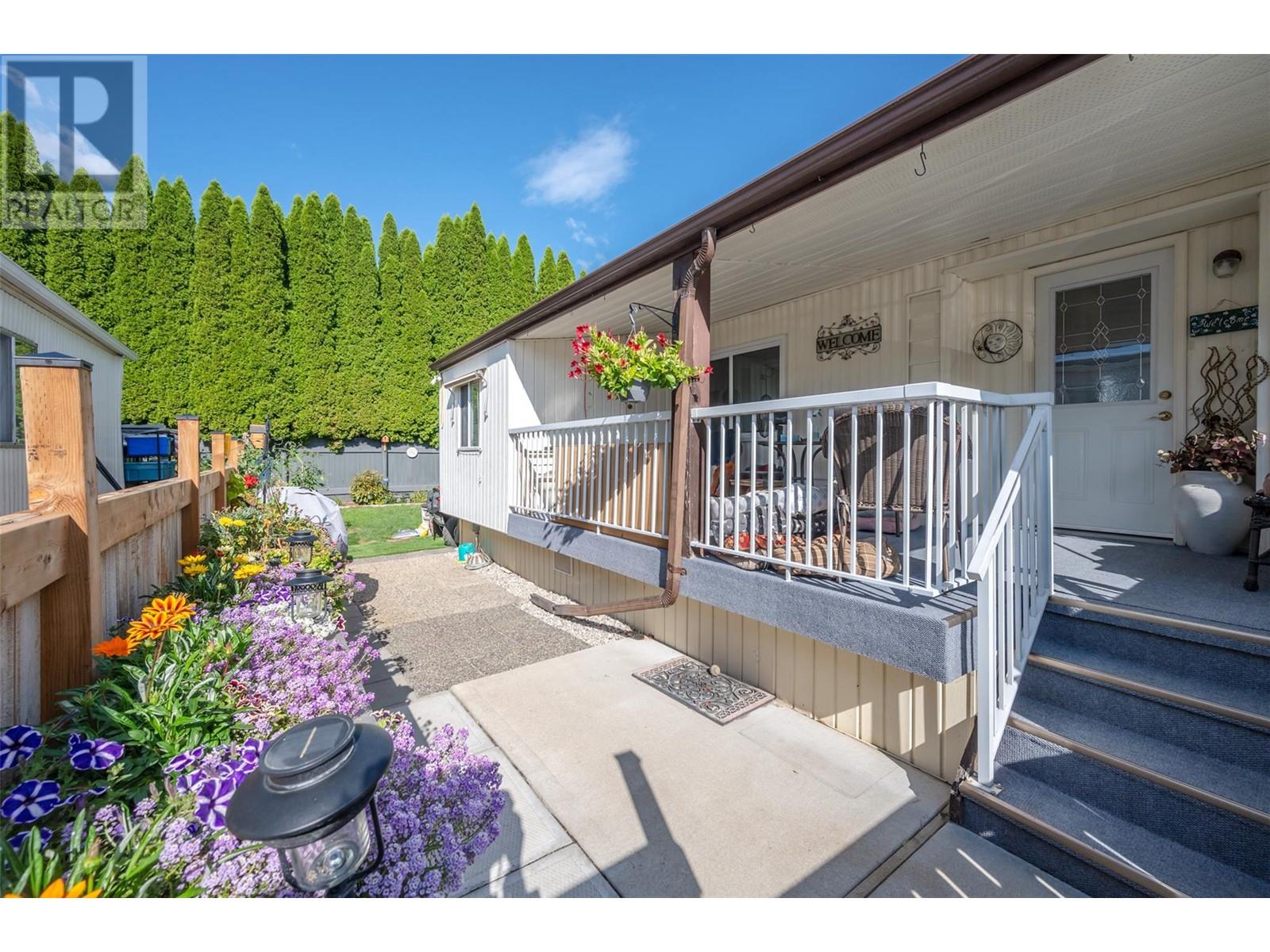 999 Burnaby Avenue Unit# 5, Penticton, British Columbia  V2A 1G7 - Photo 5 - 10323002