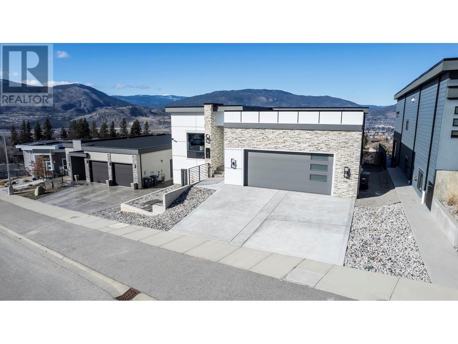 182 Avery Place, Penticton, British Columbia  V2A 0B4 - Photo 1 - 10323207