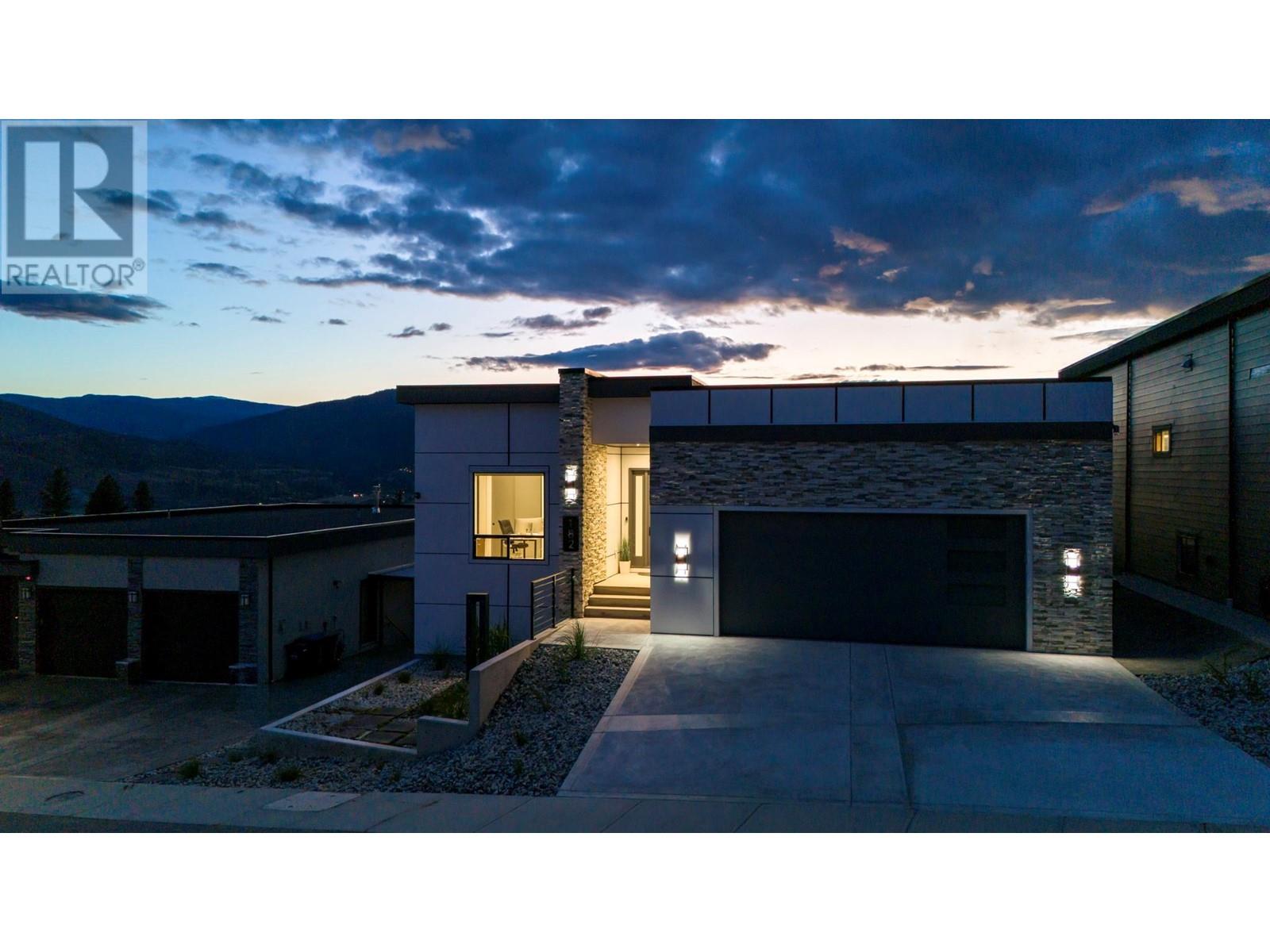 182 Avery Place, Penticton, British Columbia  V2A 0B4 - Photo 3 - 10323207