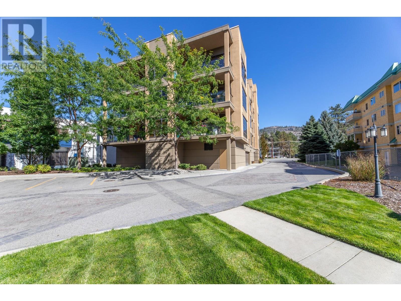 3589 Skaha Lake Road Unit# 404, Penticton, British Columbia  V2A 7K2 - Photo 3 - 10323221