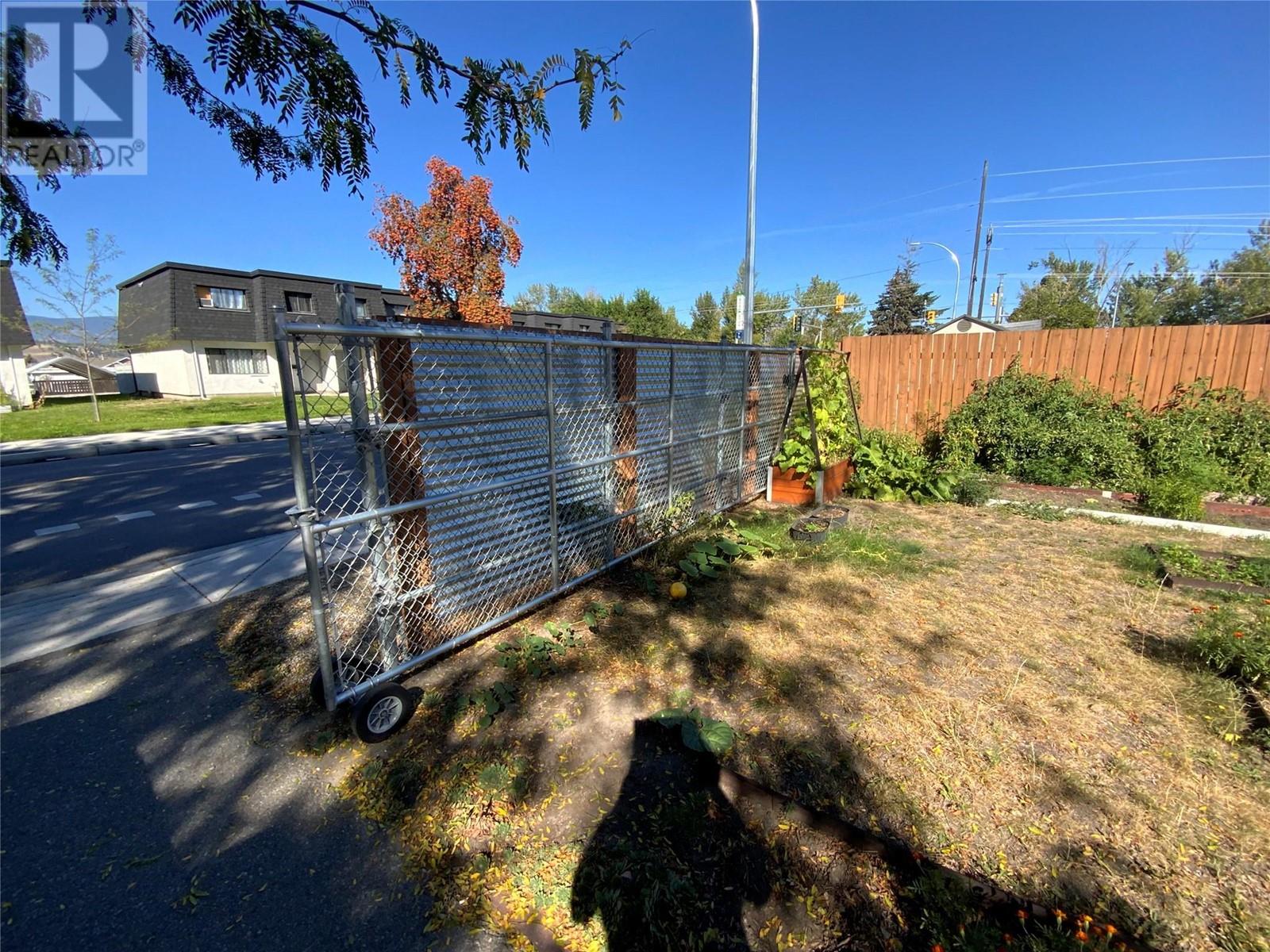 1712 Atkinson Street, Penticton, British Columbia  V2A 7M6 - Photo 2 - 10323384