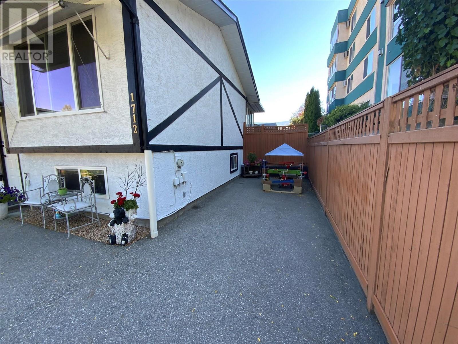 1712 Atkinson Street, Penticton, British Columbia  V2A 7M6 - Photo 3 - 10323384