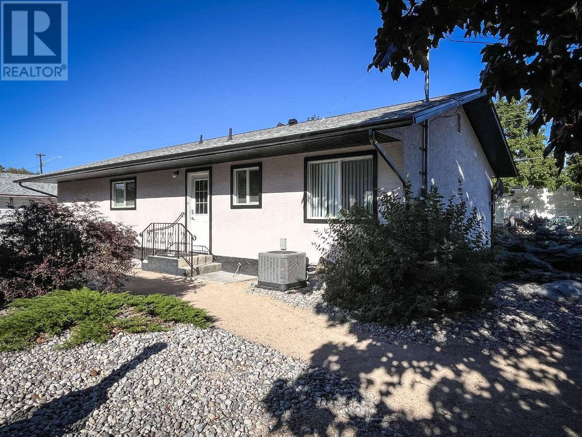 13608 Rumball Avenue, Summerland, British Columbia  V0E 1Z0 - Photo 3 - 10323568