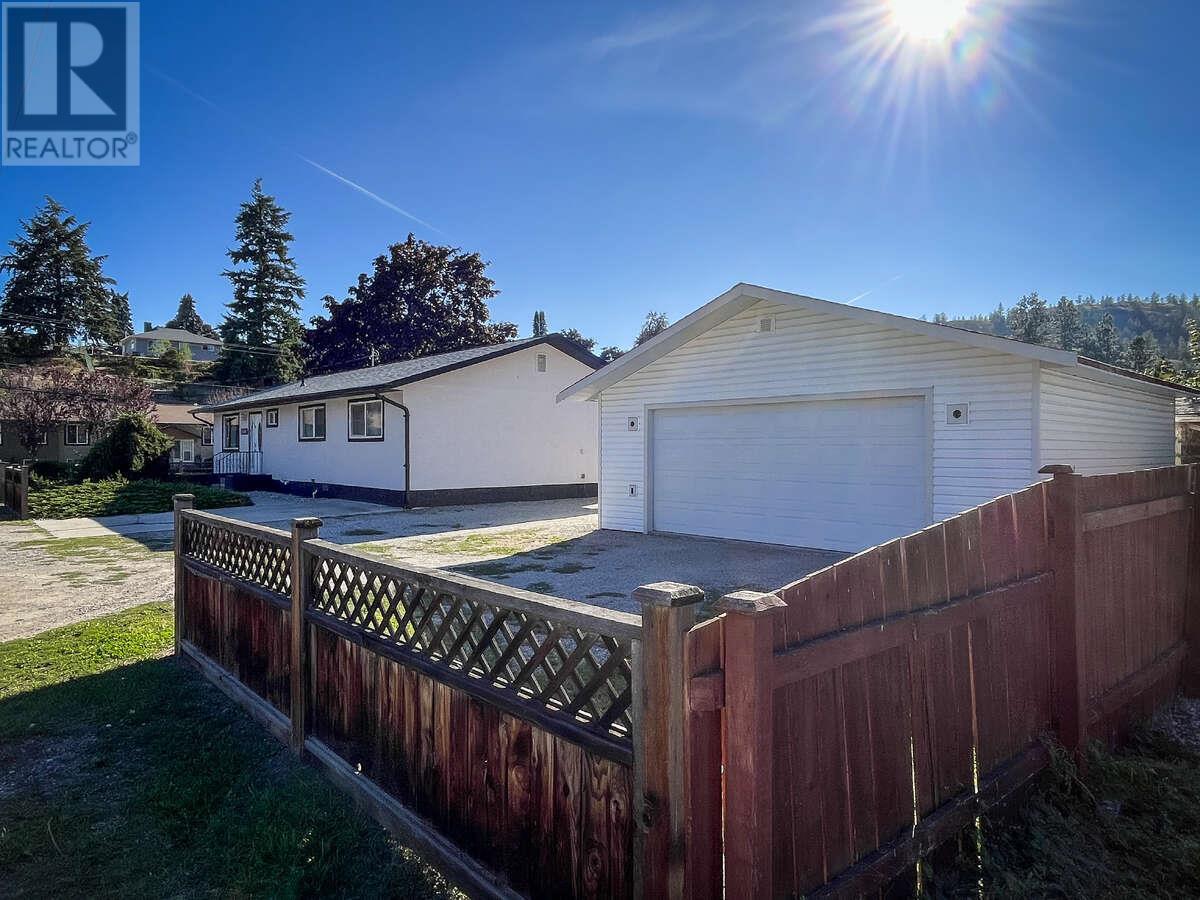 13608 Rumball Avenue, Summerland, British Columbia  V0E 1Z0 - Photo 6 - 10323568