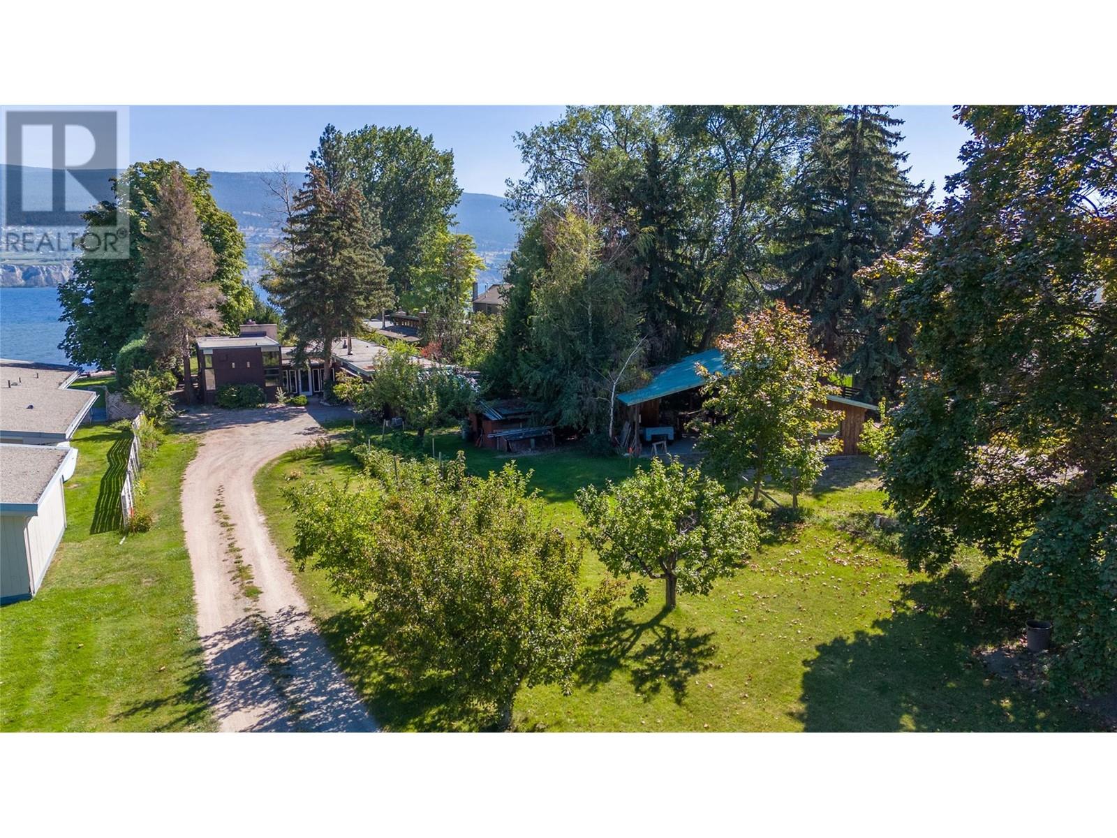 7413 Kirk Avenue, Summerland, British Columbia  V0H 1Z9 - Photo 3 - 10323390