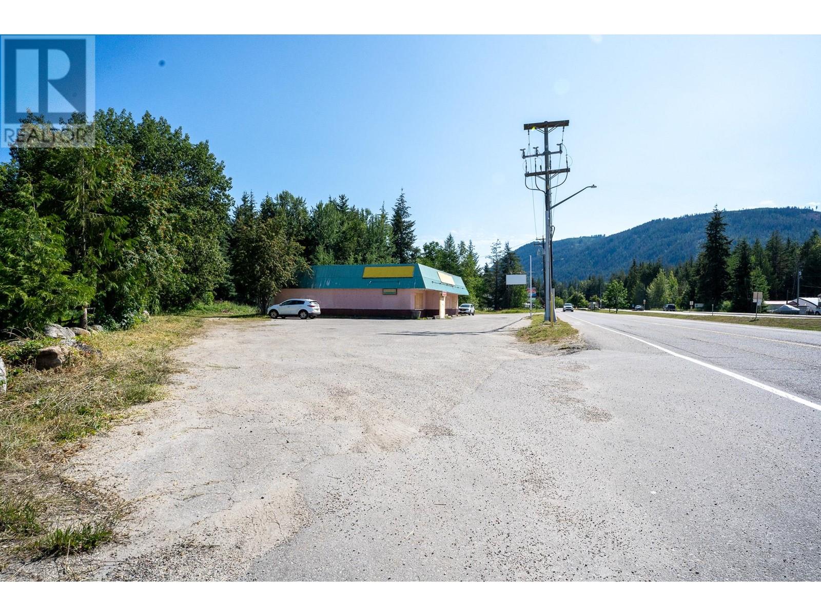 1213 Eagle Pass Way, Sicamous, British Columbia  V0E 2V0 - Photo 6 - 10323574