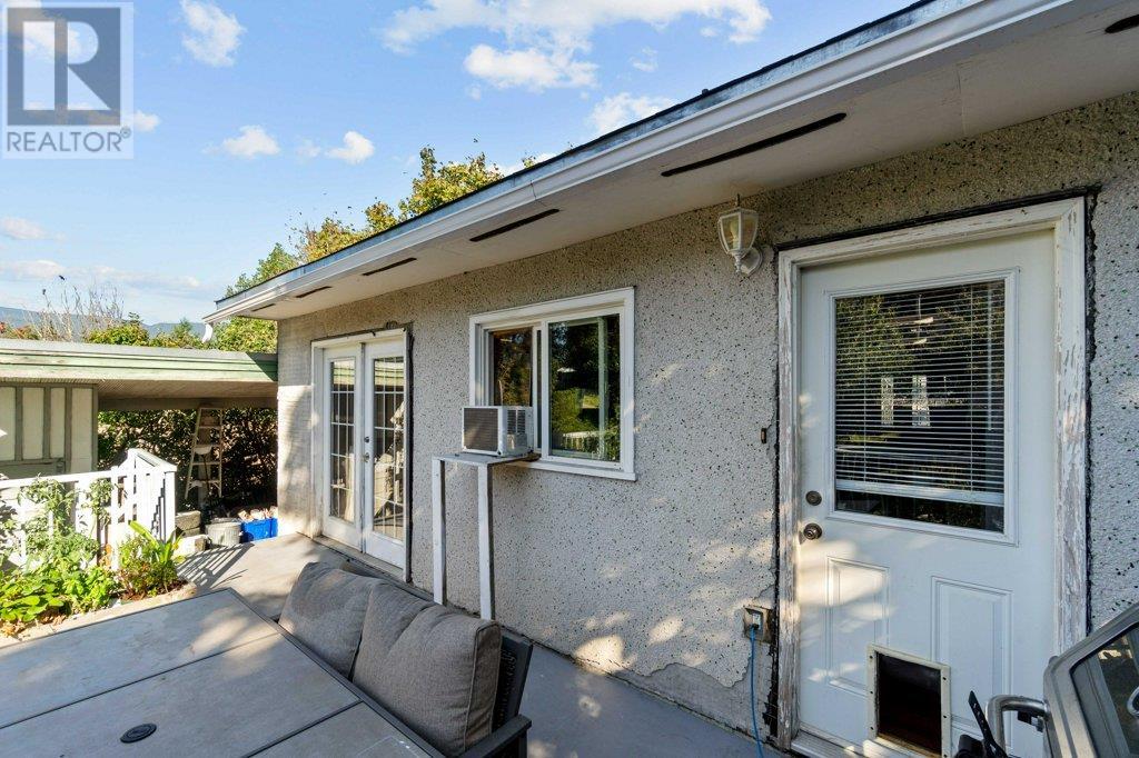 910 Okanagan Avenue Se, Salmon Arm, British Columbia  V1E 1H3 - Photo 46 - 10323274