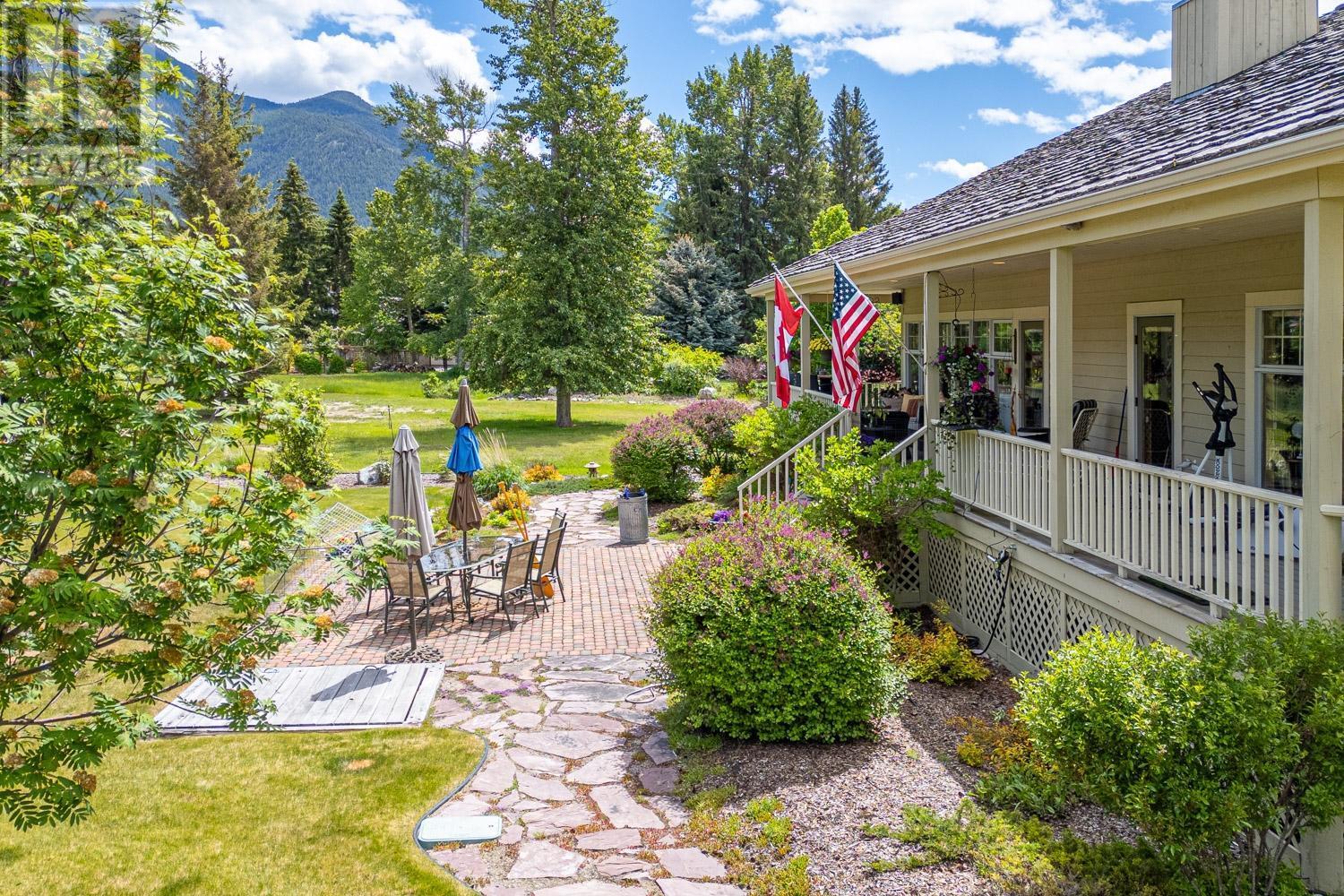 5090 Riverside Drive, Fairmont Hot Springs, British Columbia  V0B 1L1 - Photo 54 - 2479476