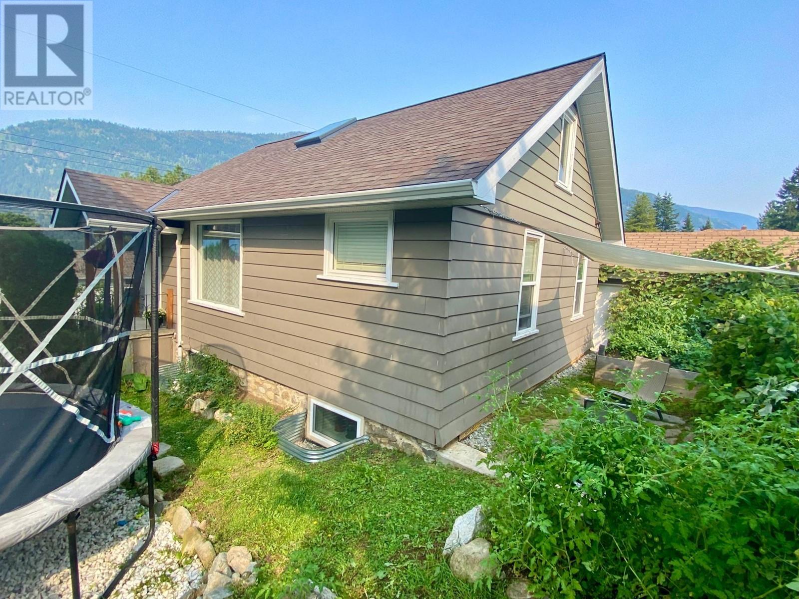 604 Sixth Street, Nelson, British Columbia  V1L 2Y6 - Photo 6 - 2479473