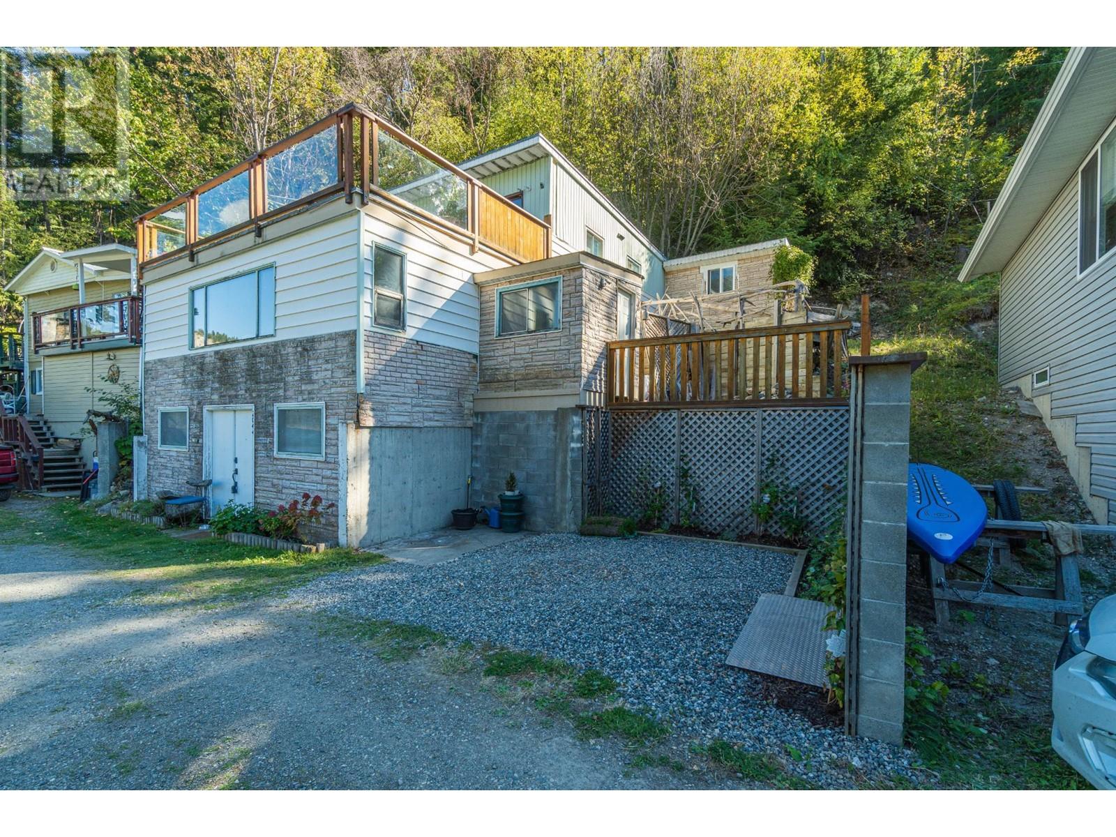 2044 Paul Lake Road, Kamloops, British Columbia  V2H 1N8 - Photo 1 - 180827