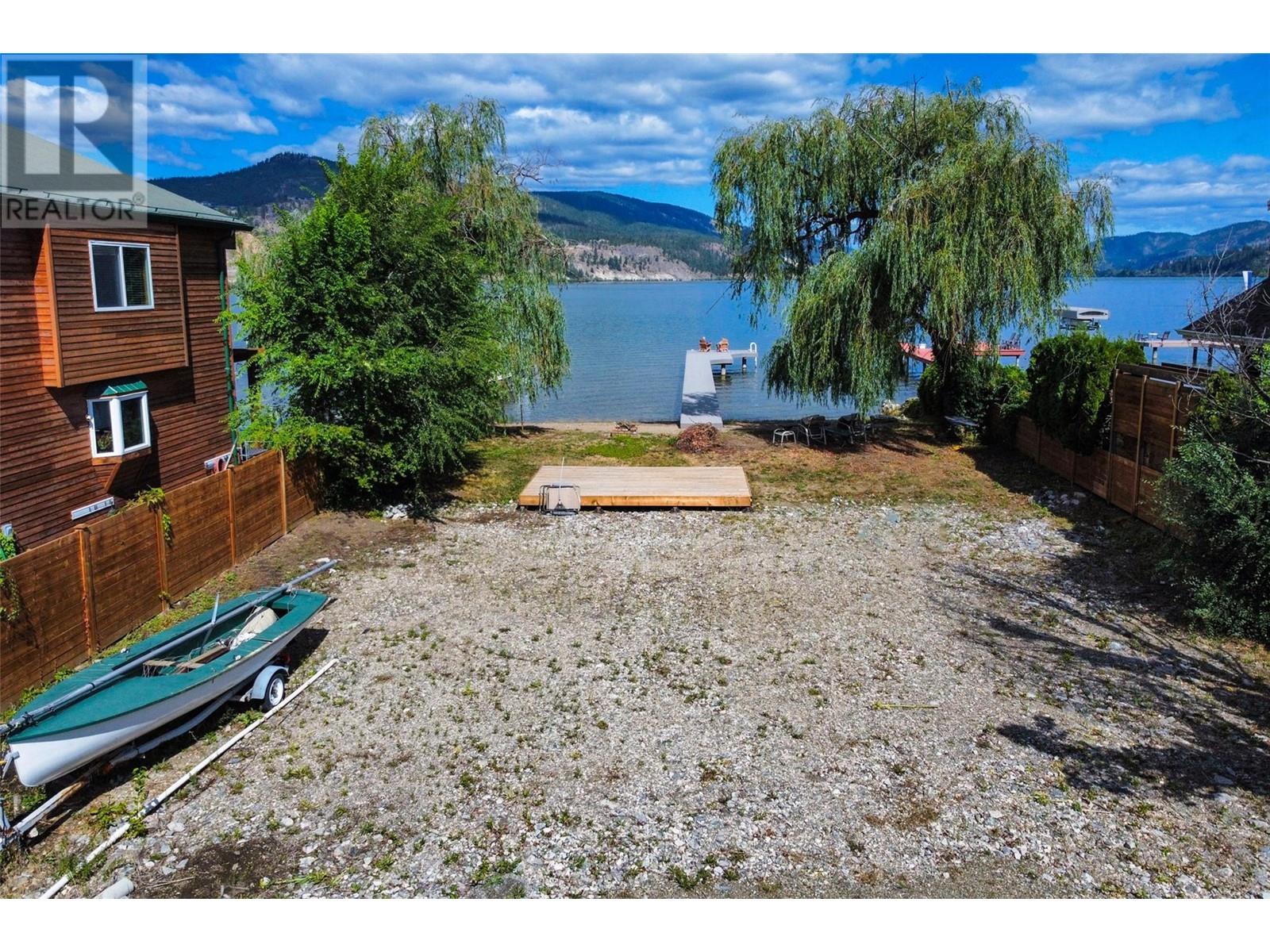 3242 Clement Road, Lake Country, British Columbia  V4V 1X7 - Photo 3 - 10322967