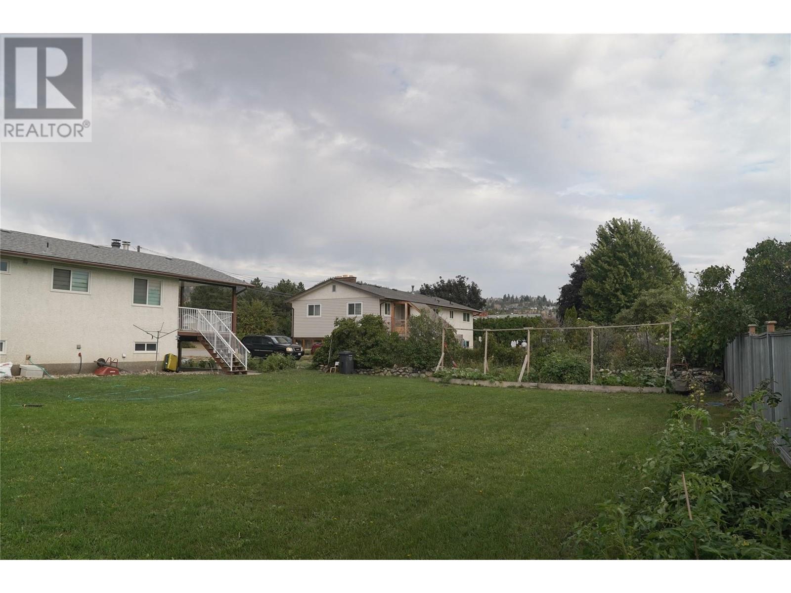 305 Ziprick Road, Kelowna, British Columbia  V1X 4H2 - Photo 28 - 10324045