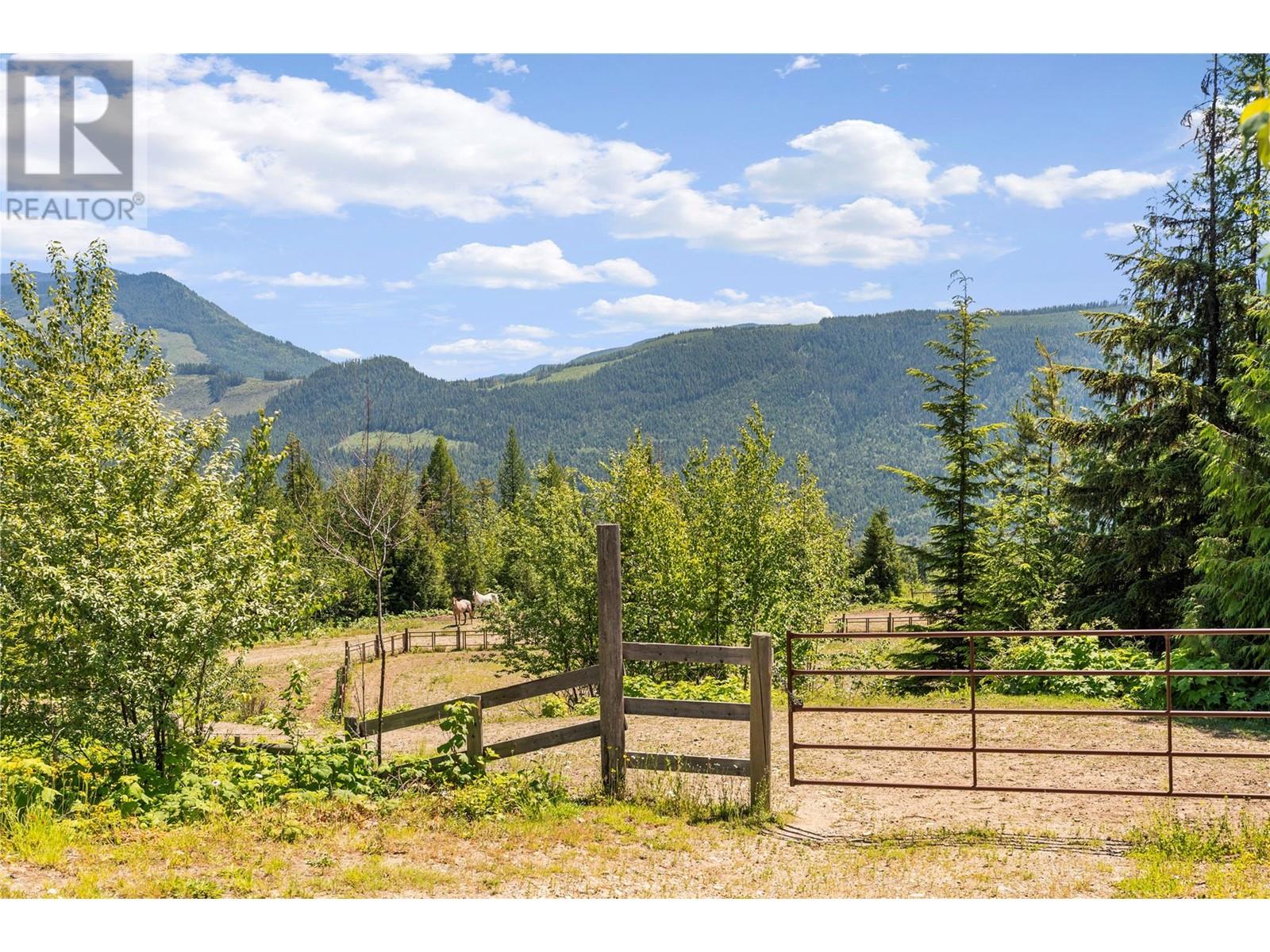 1309 Eagle Ridge Road, Lumby, British Columbia  V0E 2G4 - Photo 11 - 10324088