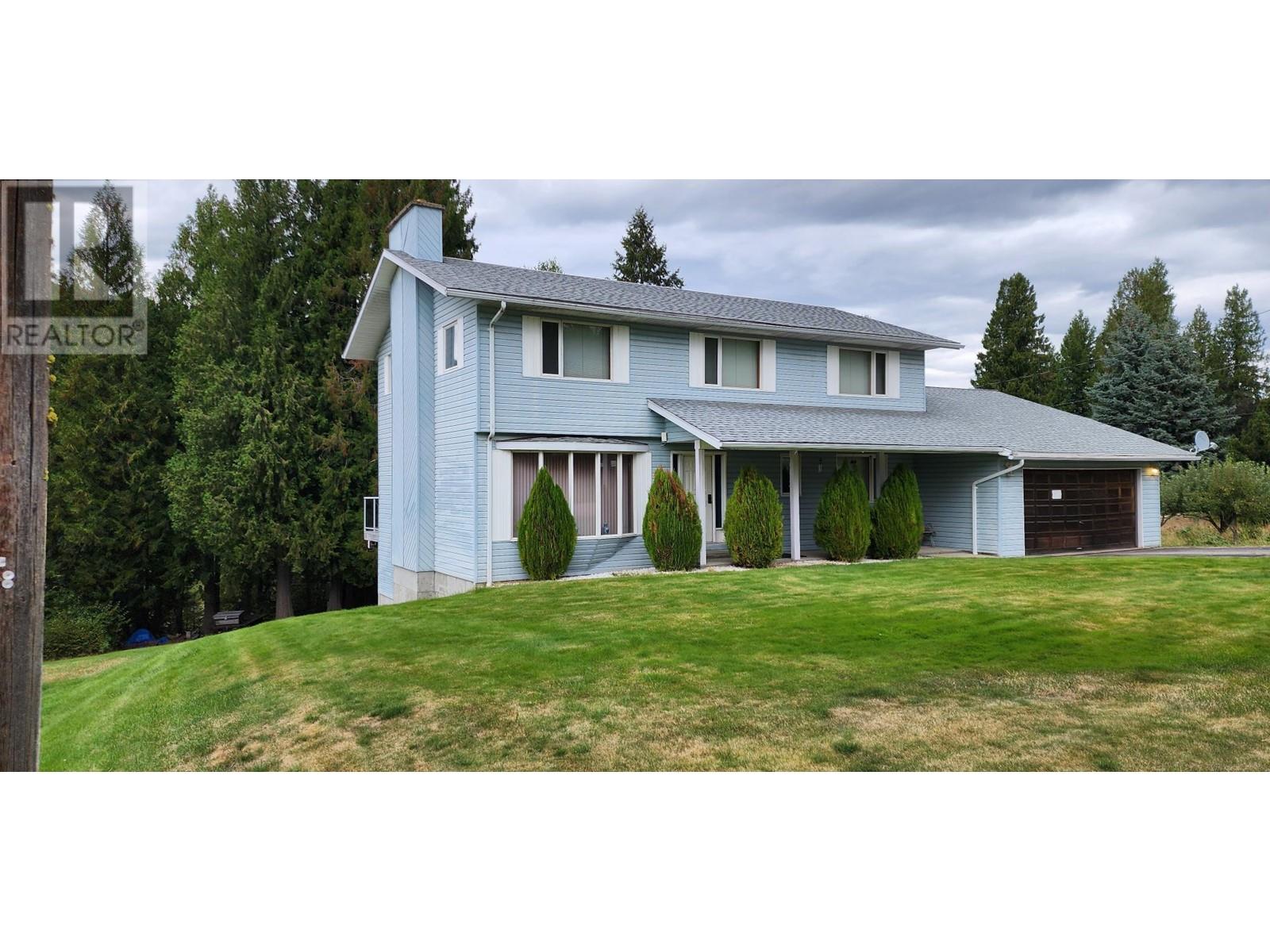 1975 Old Salmo Road, Fruitvale, British Columbia  V0G 1L1 - Photo 4 - 2479567