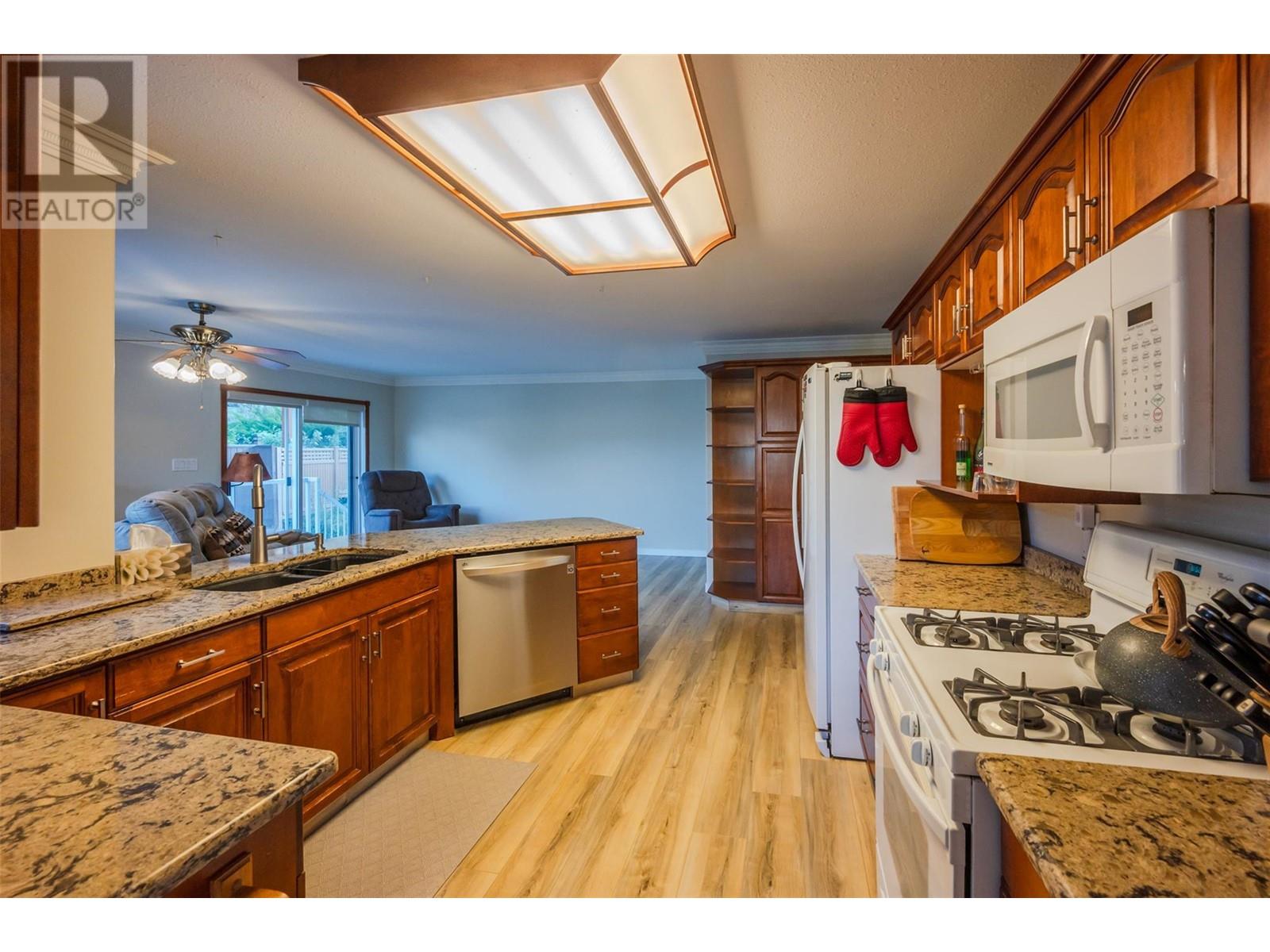 981 Peachcliff Drive, Okanagan Falls, British Columbia  V0H 1R1 - Photo 15 - 10324291