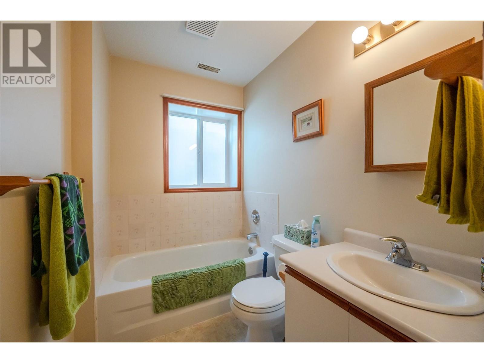 981 Peachcliff Drive, Okanagan Falls, British Columbia  V0H 1R1 - Photo 30 - 10324291