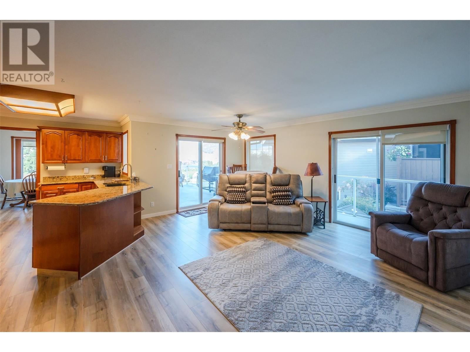 981 Peachcliff Drive, Okanagan Falls, British Columbia  V0H 1R1 - Photo 4 - 10324291