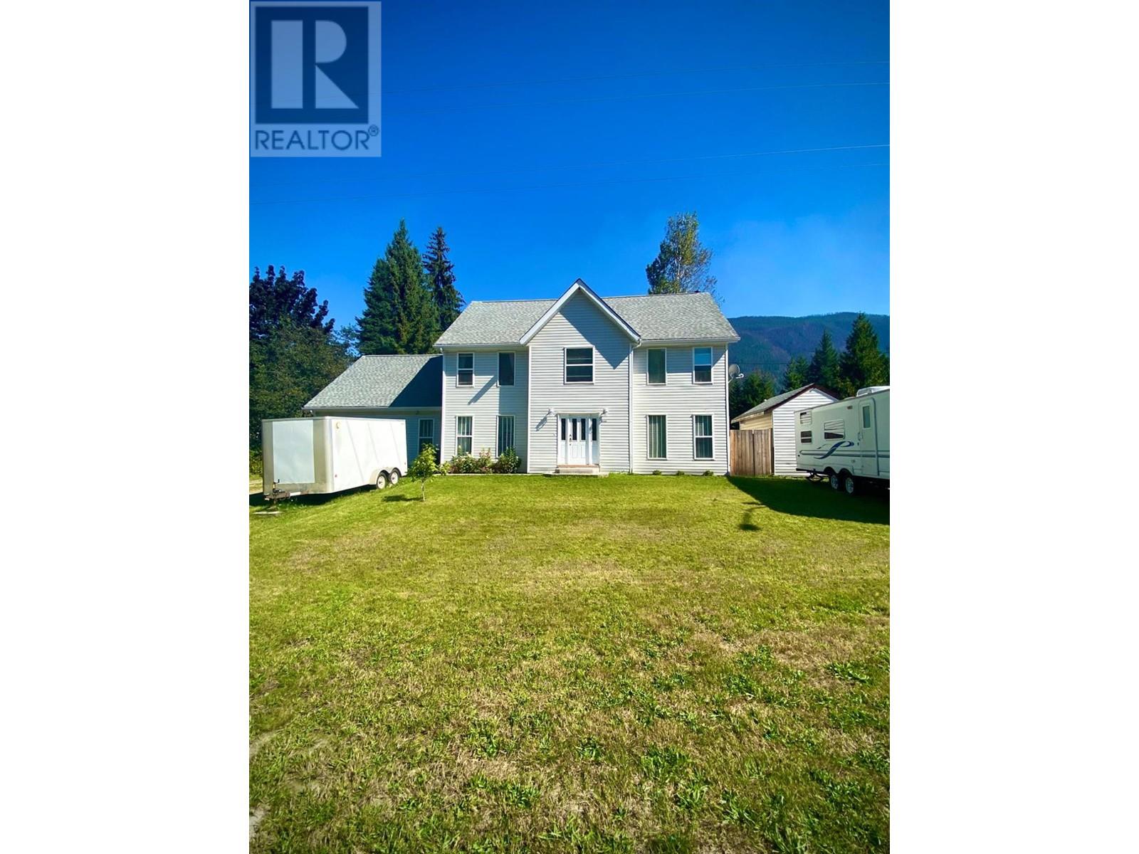 1118 Harold Street, Slocan, British Columbia  V0G 2C0 - Photo 1 - 2479600