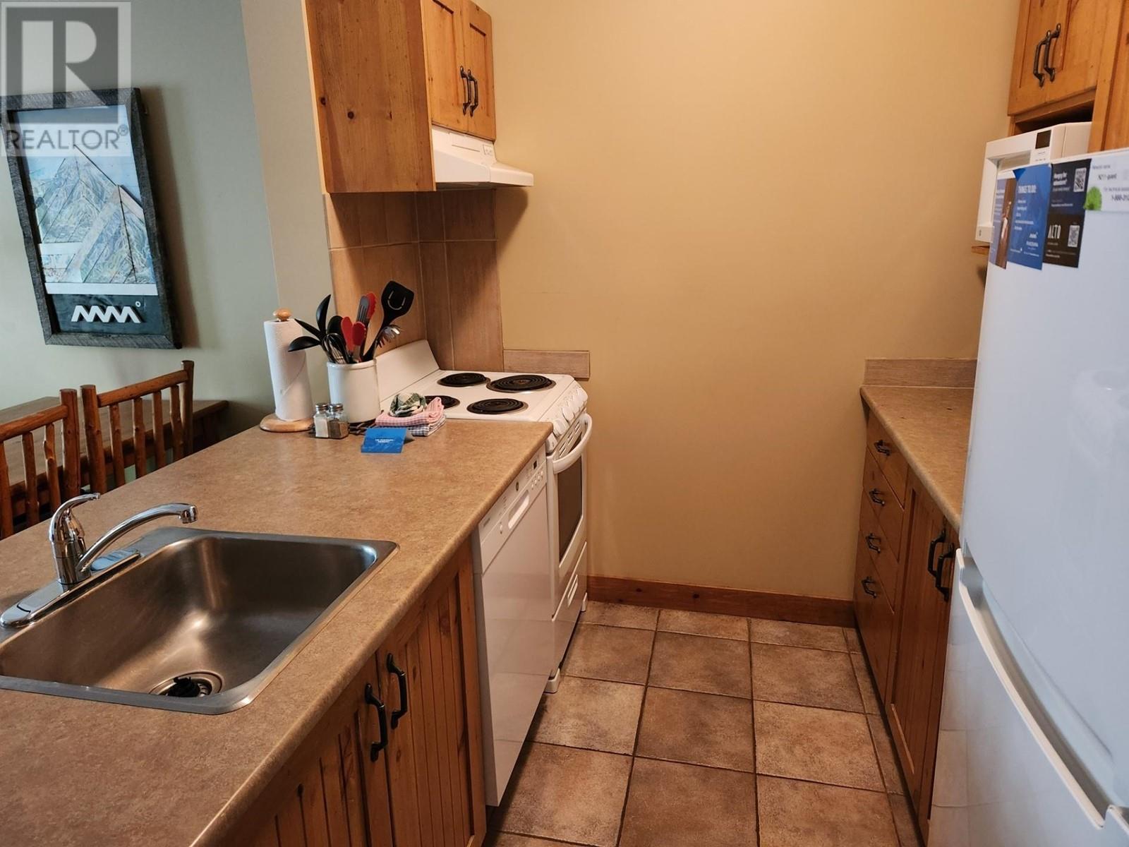 2090 Summit Drive Unit# 211, Panorama, British Columbia  V0A 1T0 - Photo 6 - 2479601