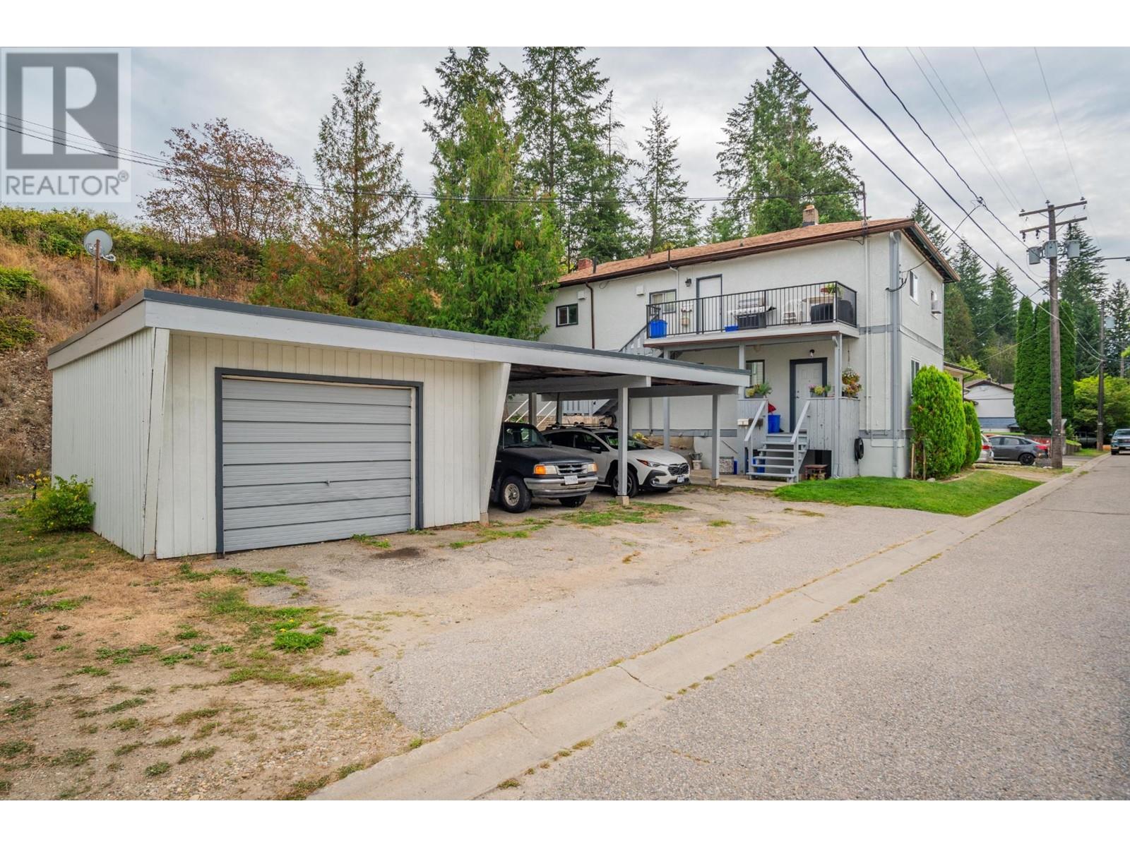 643 11th Avenue, Castlegar, British Columbia  V1N 1J7 - Photo 4 - 2479623