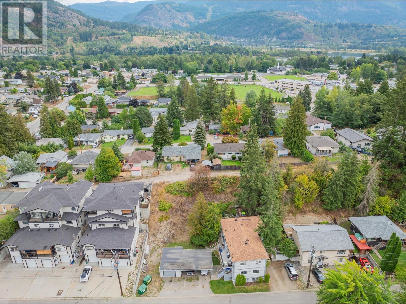 643 11th Avenue, Castlegar, British Columbia  V1N 1J7 - Photo 61 - 2479623