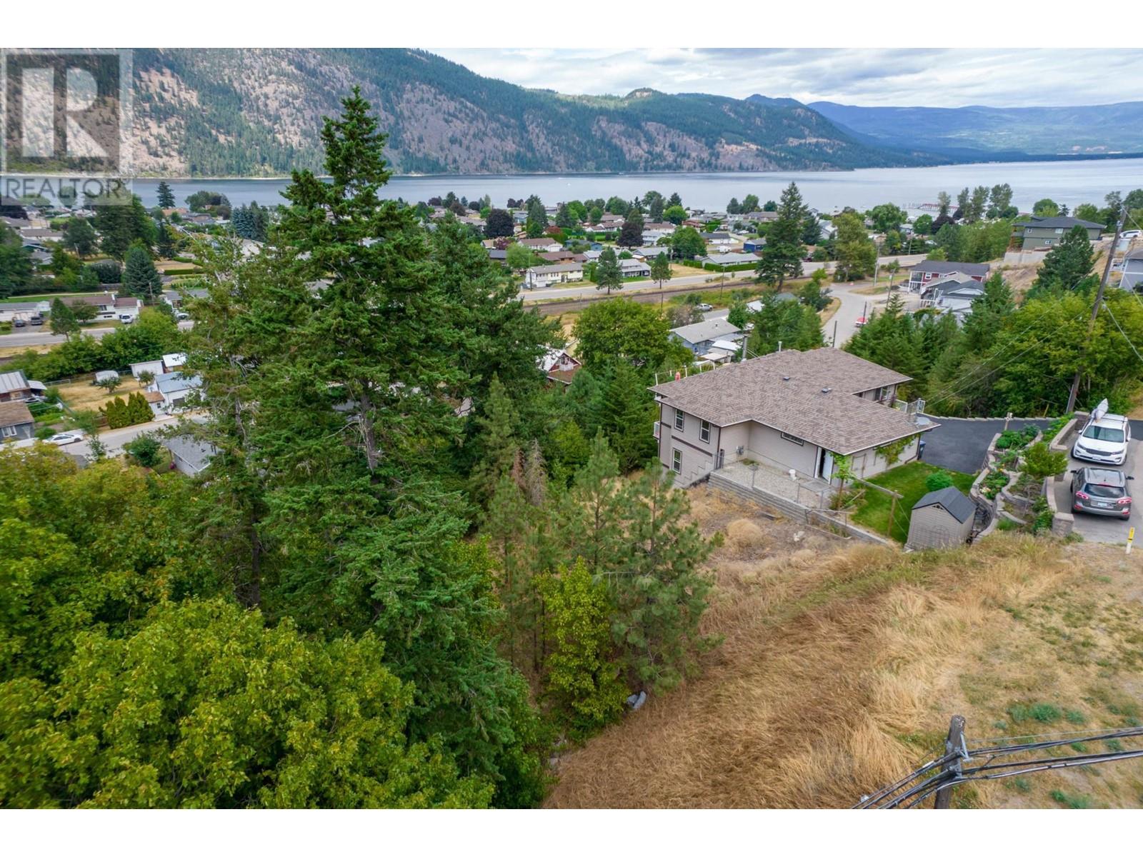 1052 Montgomery Place, Chase, British Columbia  V0E 1M0 - Photo 3 - 181024