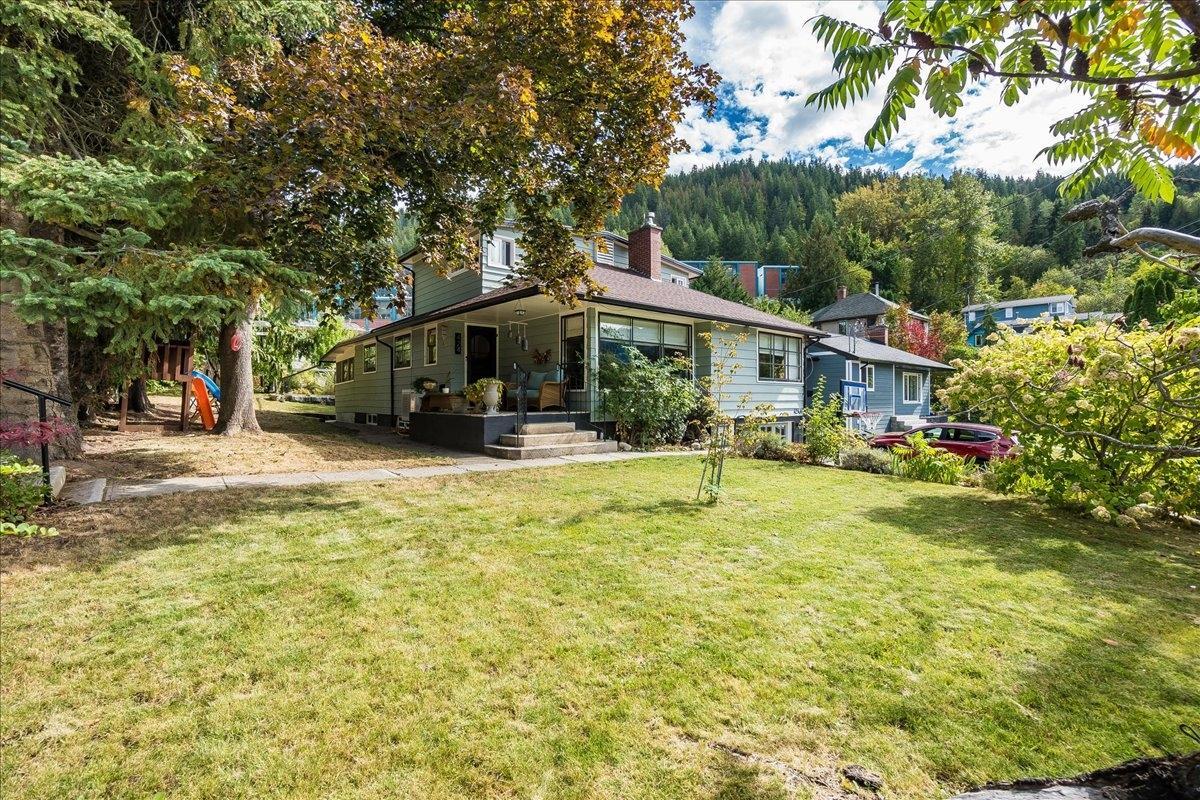 424 Sixth Street, Nelson, British Columbia  V1L 2Y3 - Photo 3 - 2479674