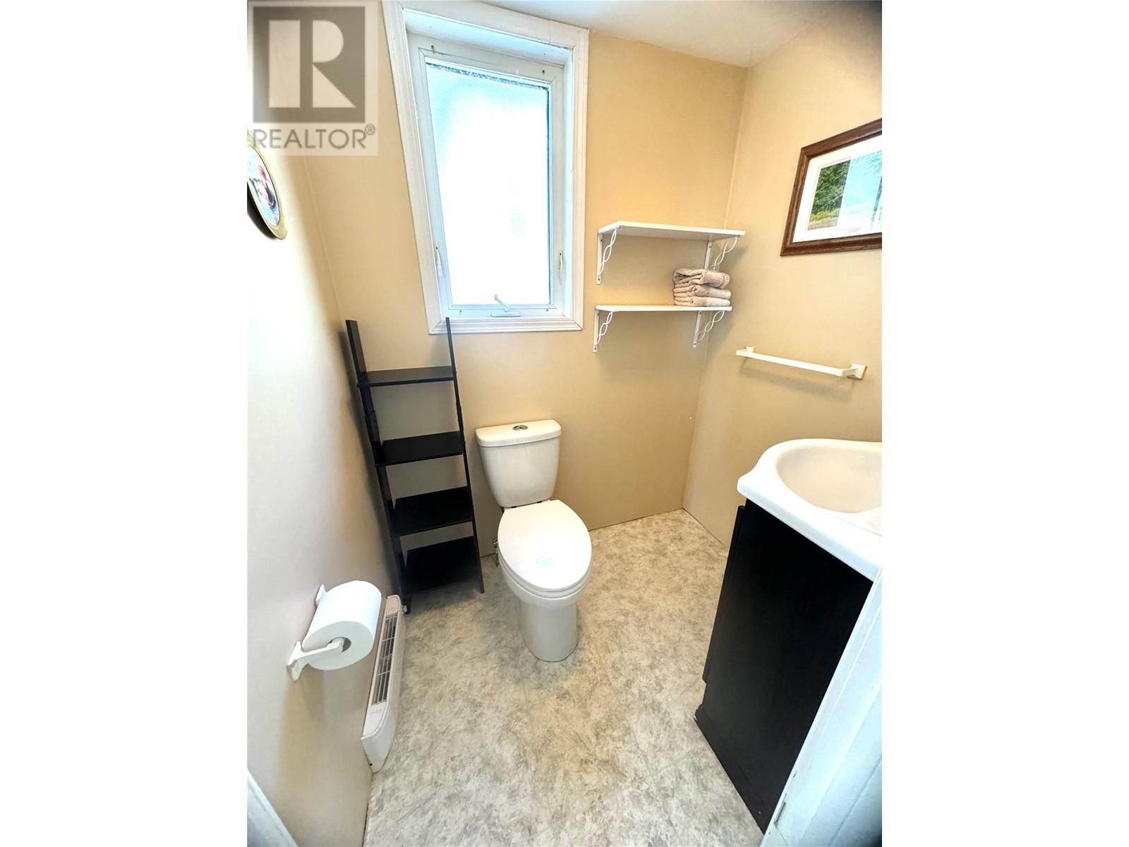 6489 Okanagan Street, Oliver, British Columbia  V0H 1T0 - Photo 12 - 10324617