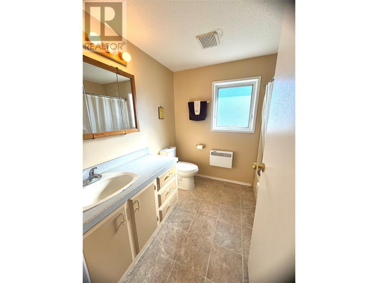 6489 Okanagan Street, Oliver, British Columbia  V0H 1T0 - Photo 13 - 10324617