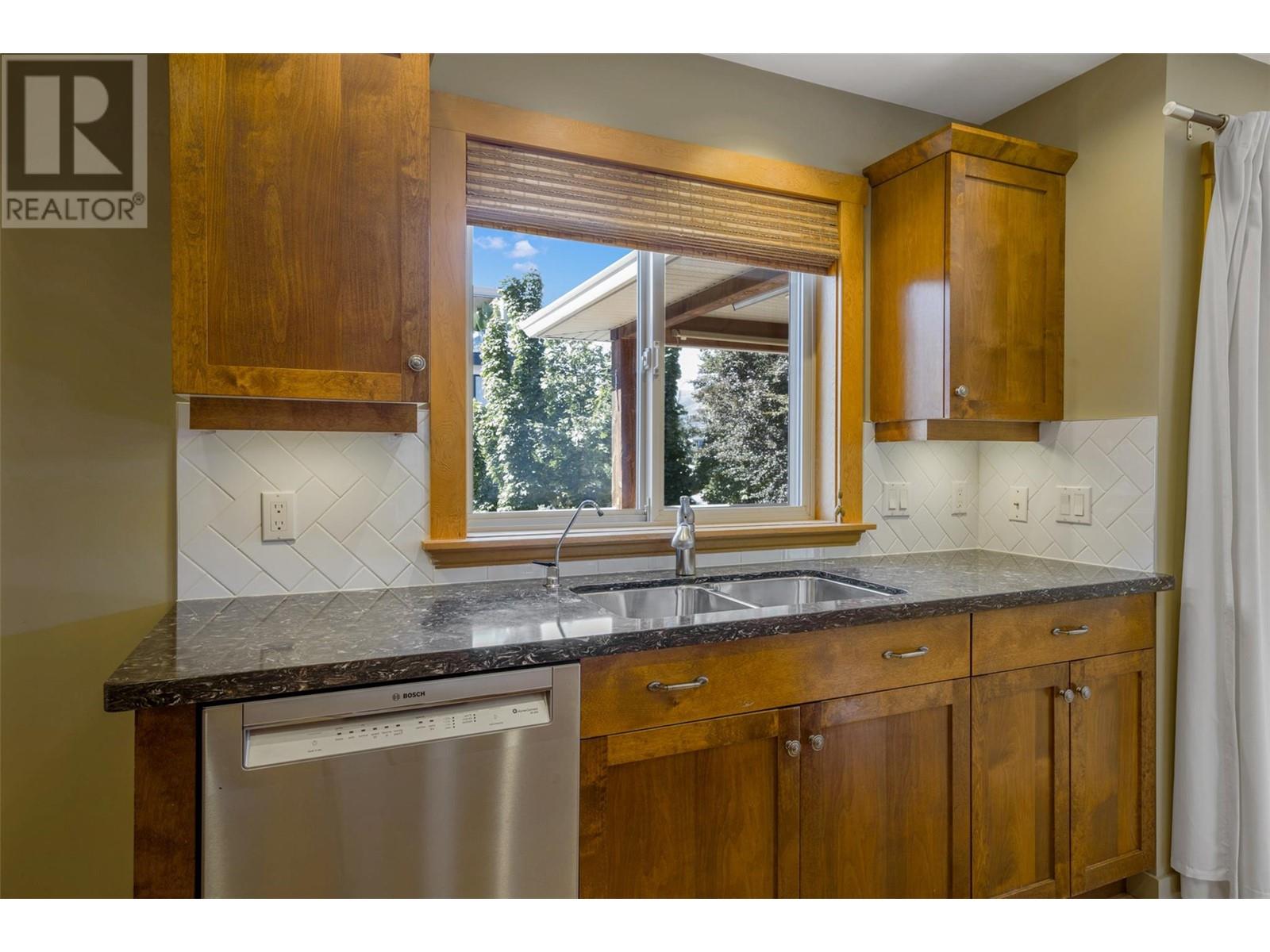 2706 Bath Street, Kelowna, British Columbia  V1Y 1M5 - Photo 11 - 10324580