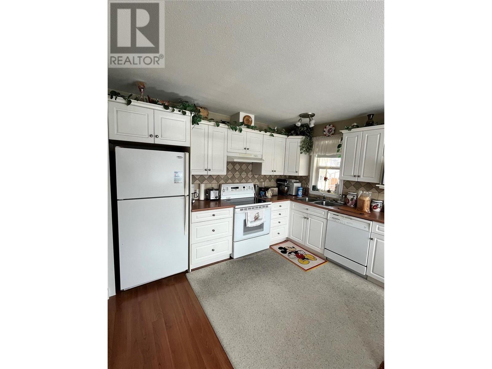 1339 Richter Street, Kelowna, British Columbia  V1Y 2L5 - Photo 5 - 10324557