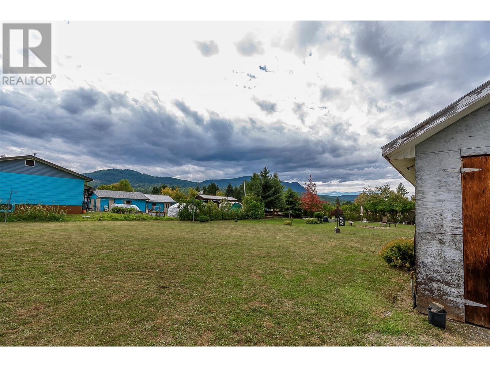 20 Pemberton Road, Lumby, British Columbia  V0E 2G7 - Photo 32 - 10324744