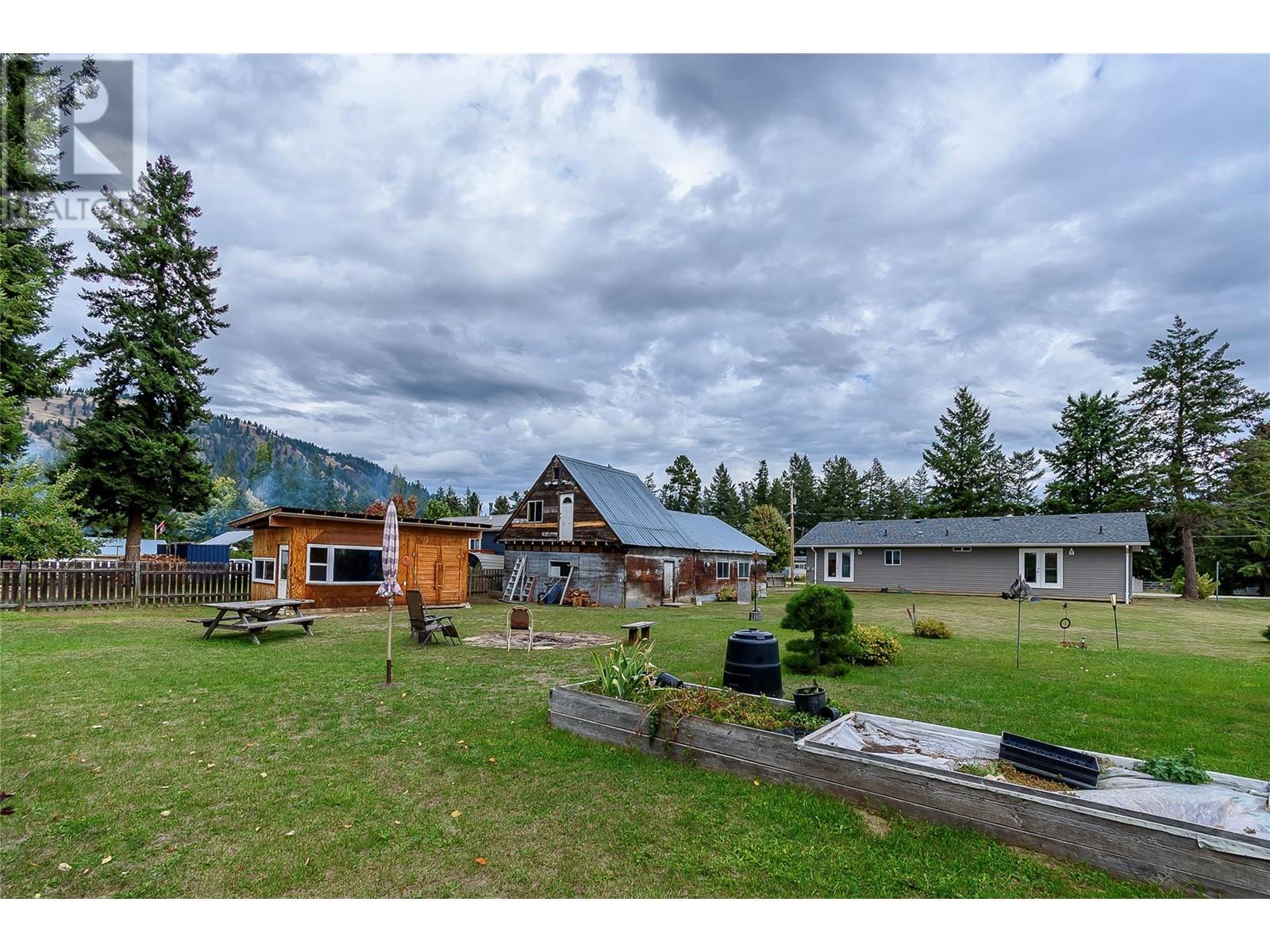 20 Pemberton Road, Lumby, British Columbia  V0E 2G7 - Photo 45 - 10324744