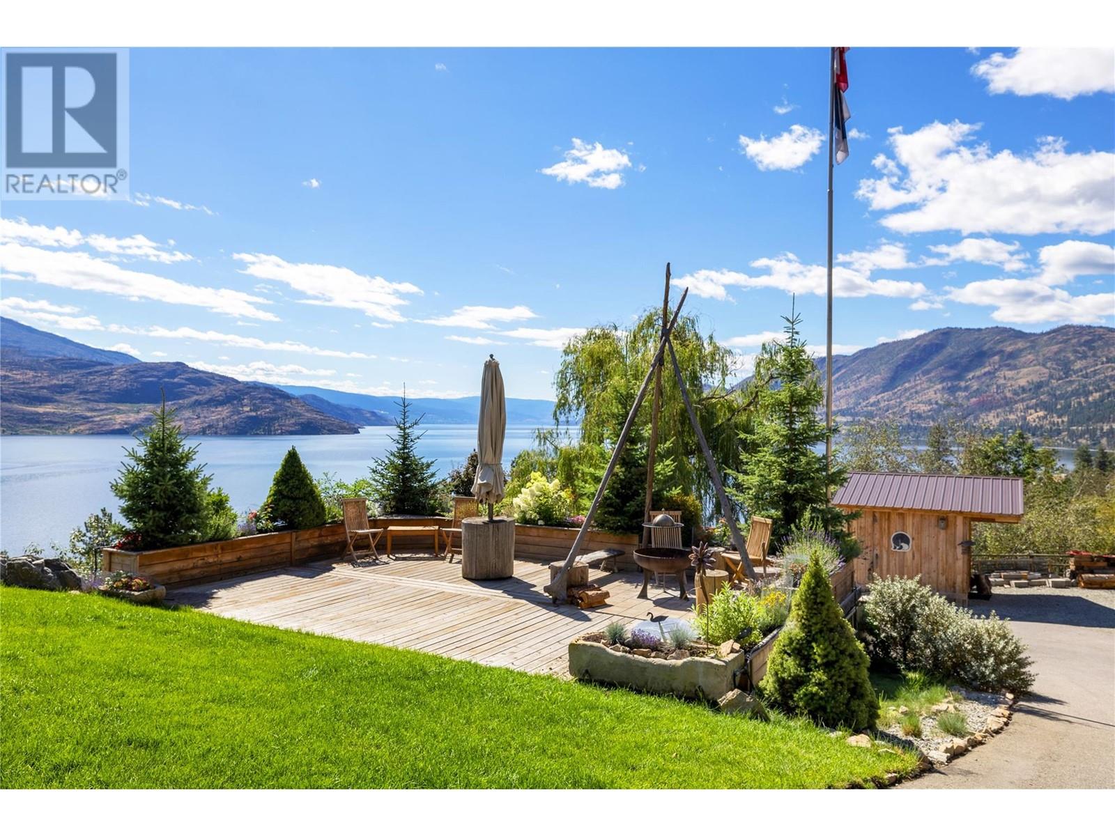 6376 Topham Place, Peachland, British Columbia  V0H 1X7 - Photo 3 - 10322506