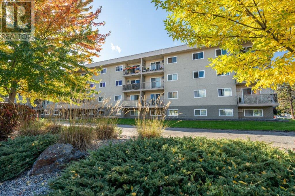 130 Skaha Place Unit# 311, Penticton, British Columbia  V2A 7J6 - Photo 1 - 10325090