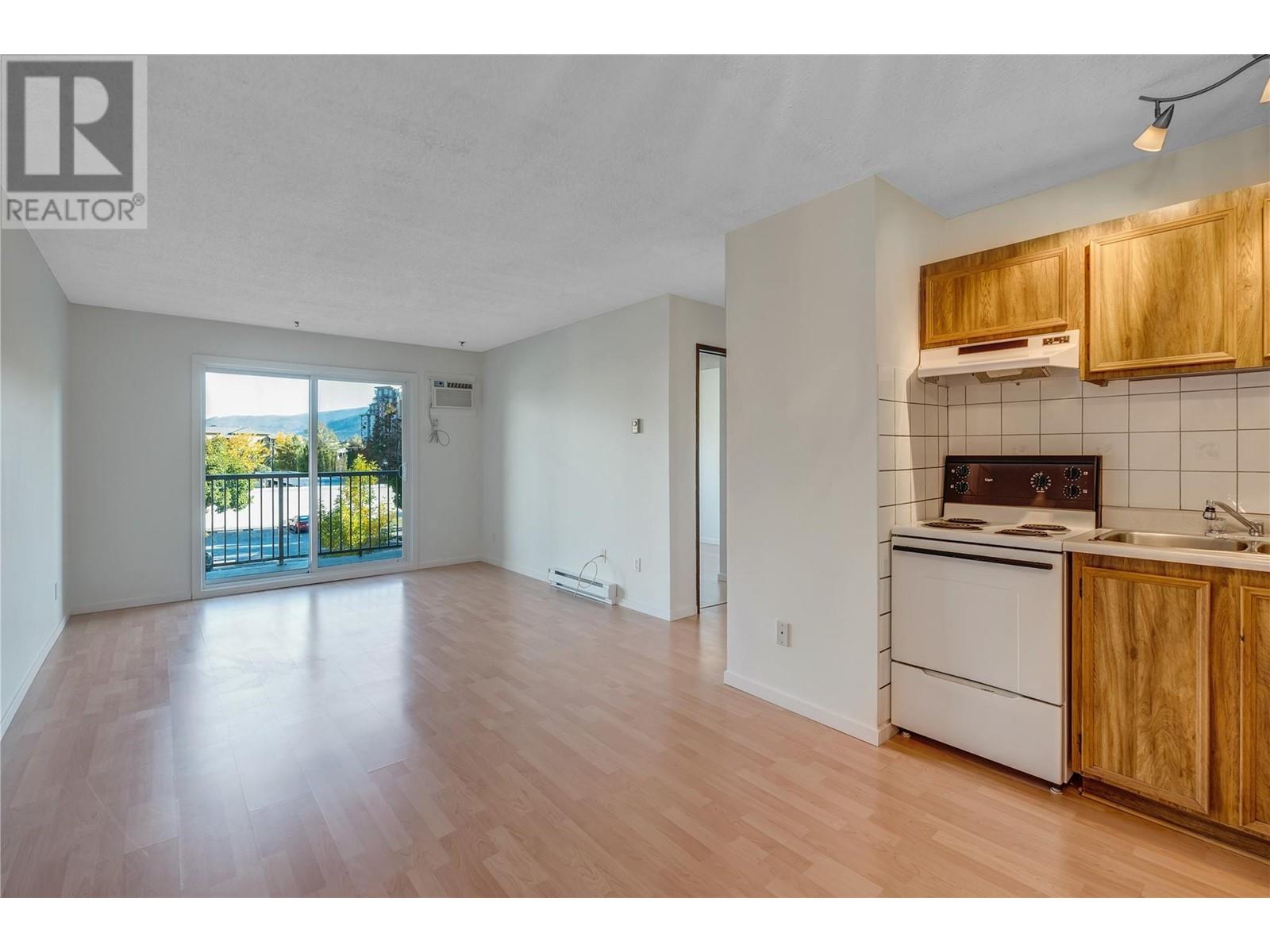 130 Skaha Place Unit# 311, Penticton, British Columbia  V2A 7J6 - Photo 6 - 10325090