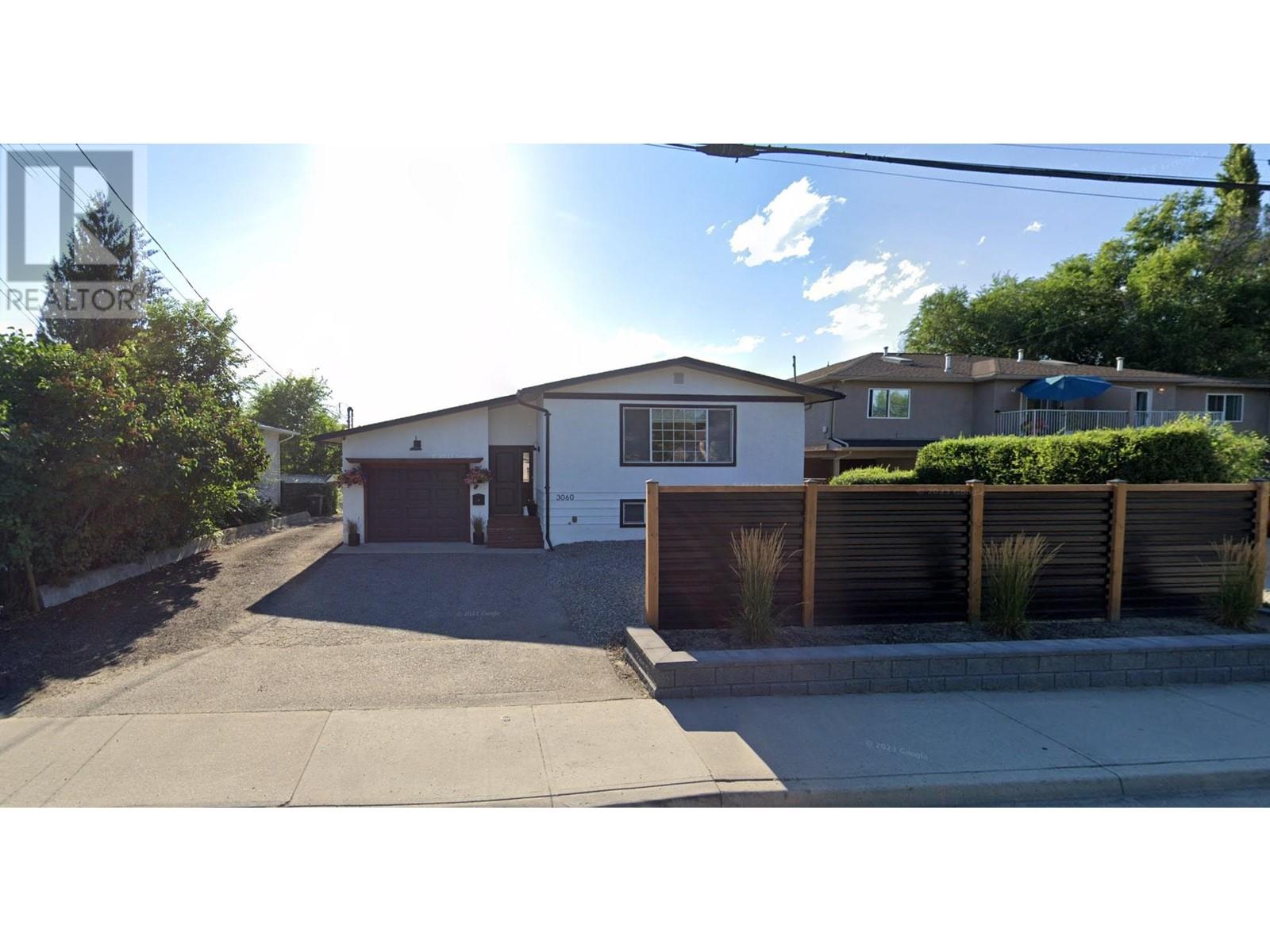 3060 Gordon Drive, Kelowna, British Columbia  V1W 3R3 - Photo 1 - 10325250