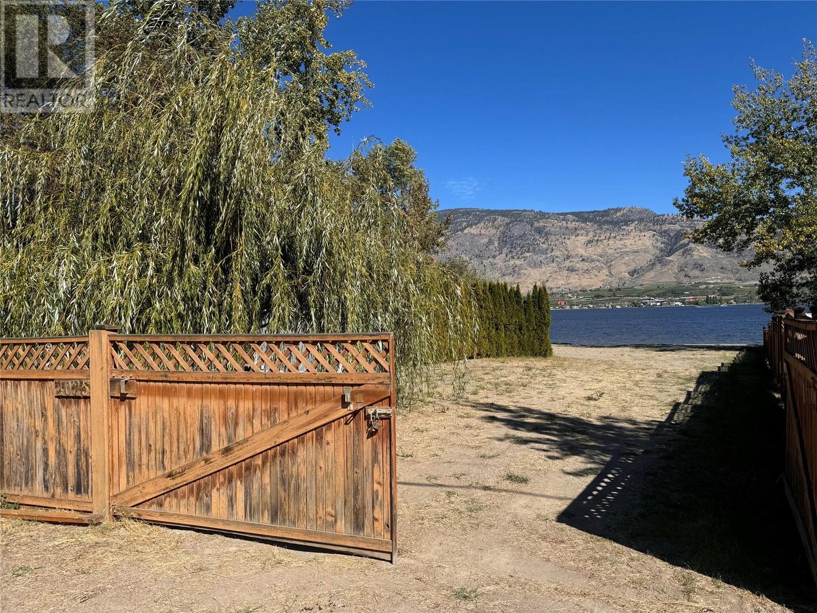 4025 Oleander Drive, Osoyoos, British Columbia  V0H 1V1 - Photo 3 - 10325474