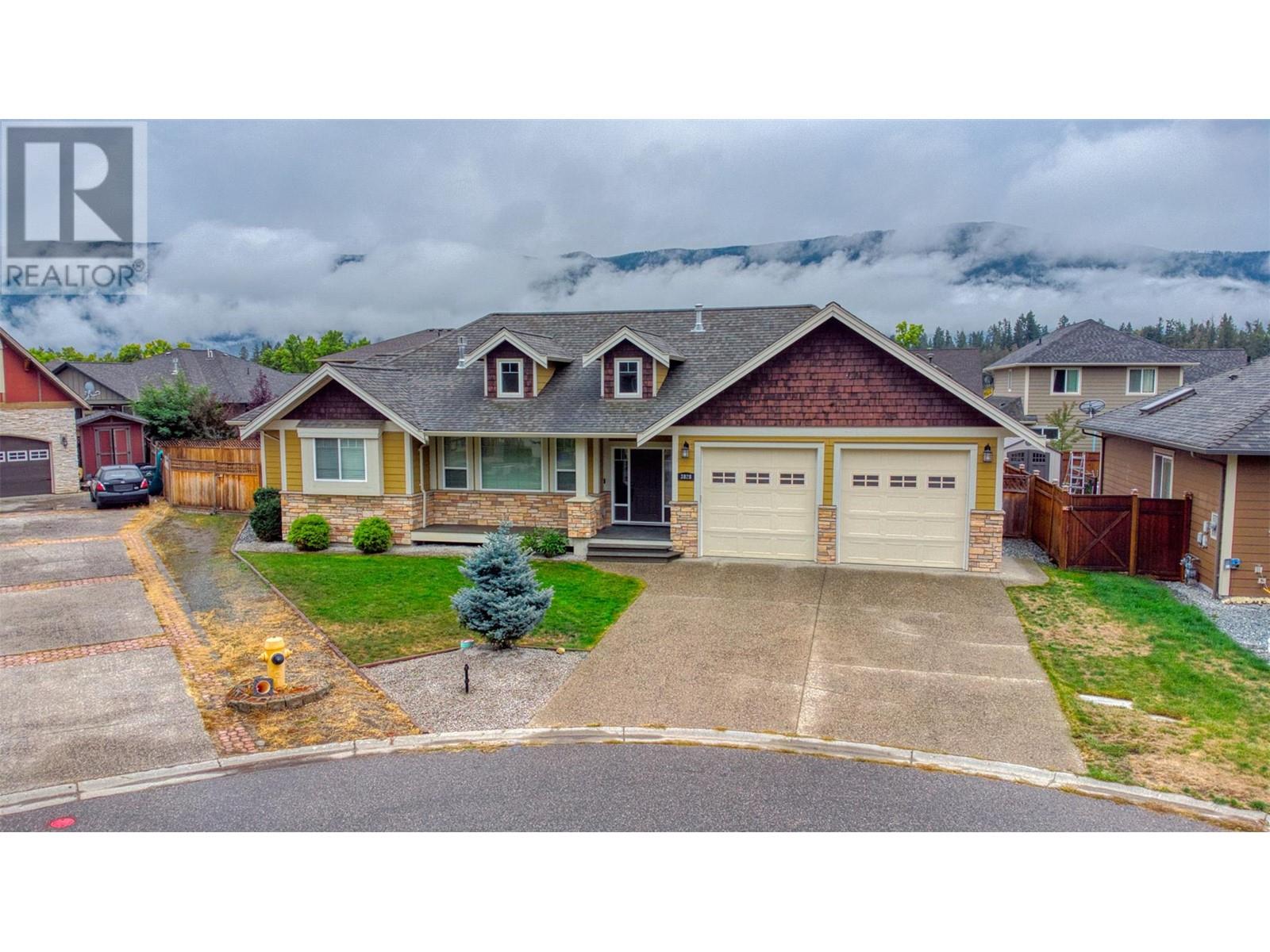 3828 Atkinson Place, Armstrong, British Columbia  V0E 1B4 - Photo 6 - 10325380