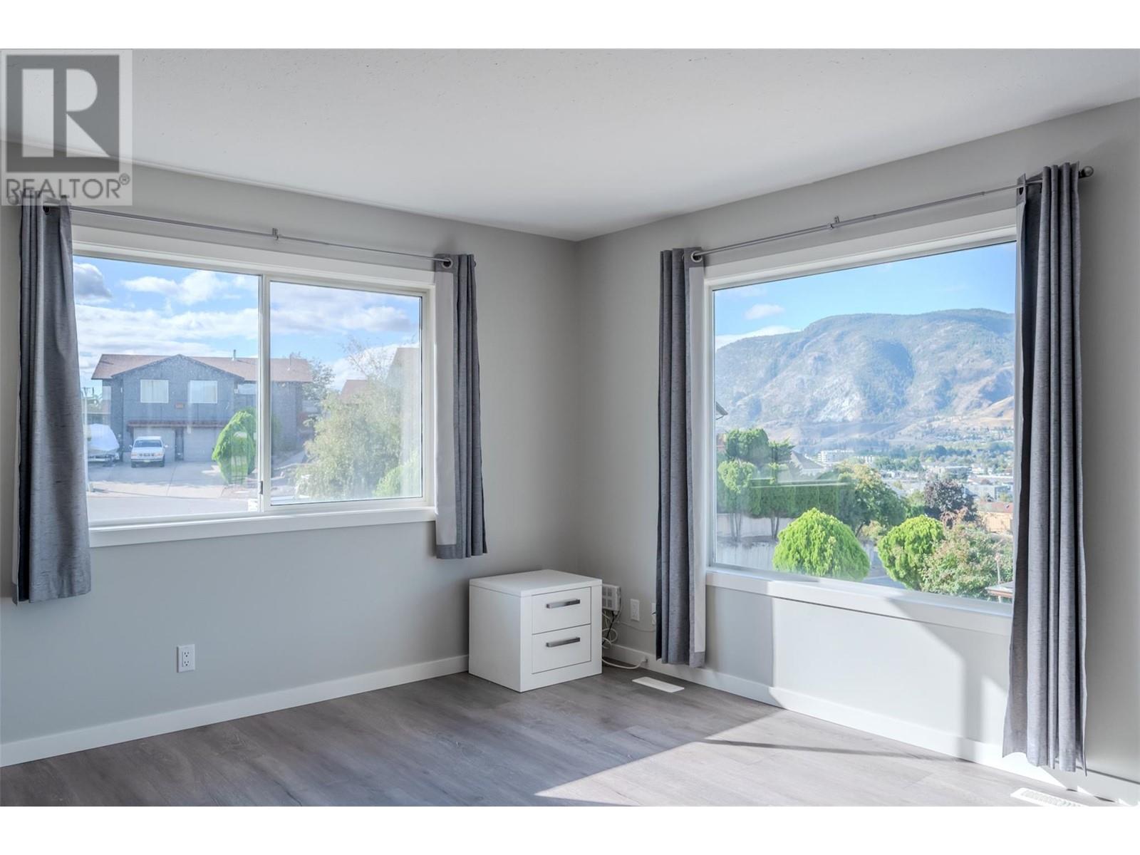 217 Greenwood Drive, Penticton, British Columbia  V2A 7P9 - Photo 4 - 10325233