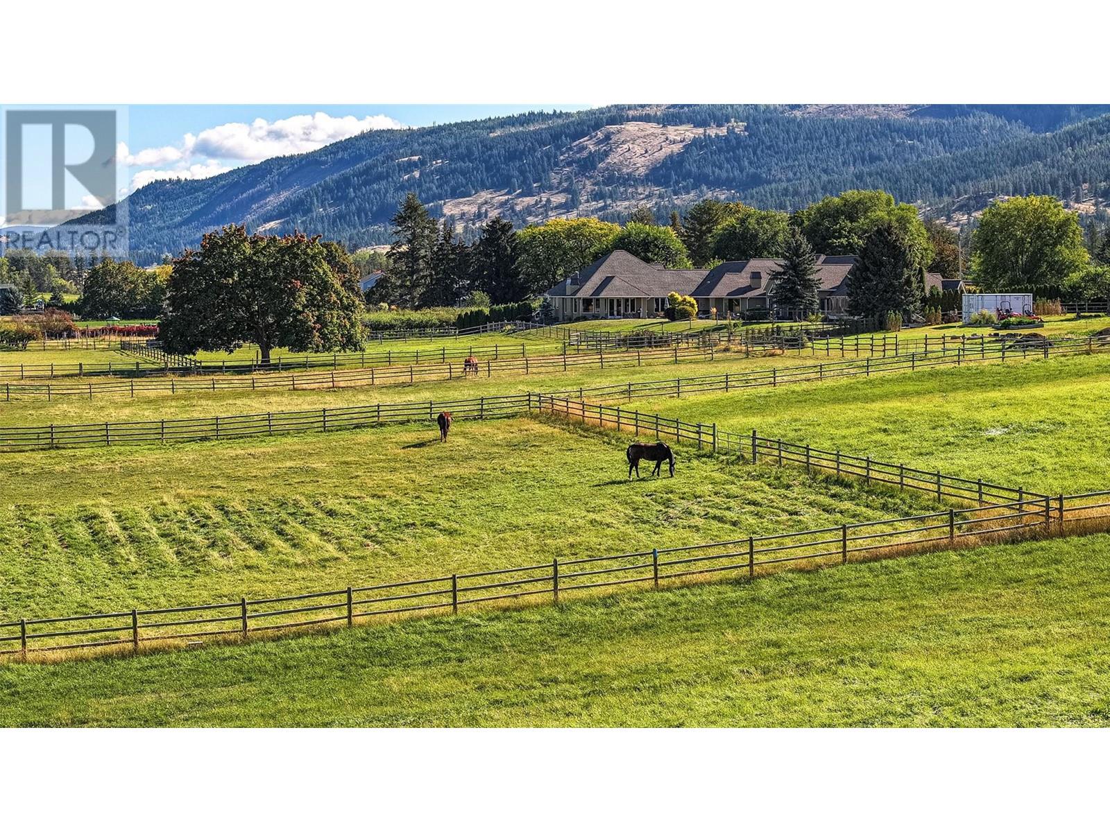 9109 Mackie Drive, Coldstream, British Columbia  V1B 1H1 - Photo 4 - 10325043